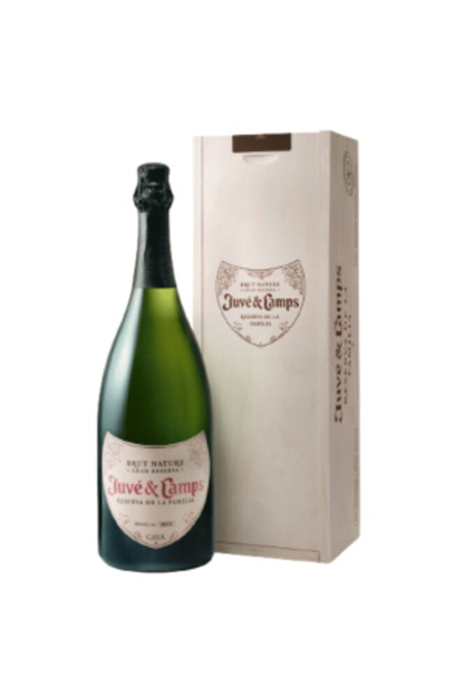 Juvé & Camps Reserva Familia, Cava Gran Reserva, Brut Nature 2021 (BIO) Magnum in kist Juvé & Camps Reserva Familia, Cava Gran Reserva, Brut Nature 2021 (BIO) Magnum in kist