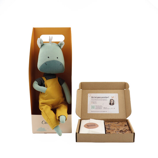 Kraamcadeau: Draak Andy & Brownies  - giftbox met vegan brownies en Andy the dragon knuffel