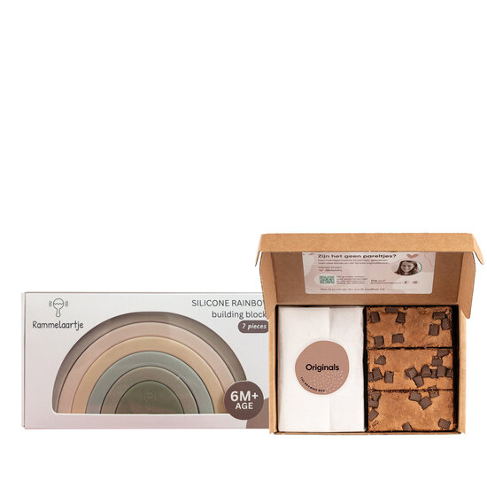 Voordeelcadeau: Regenboog stapeltoren & Brownies  | Brownies | Stapeltoren