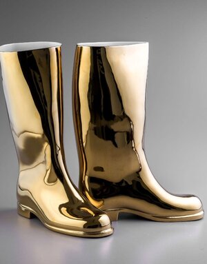 qubus design waterproof gold right boot
