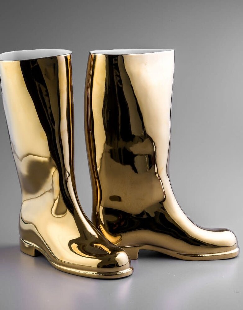 qubus design waterproof gold right boot