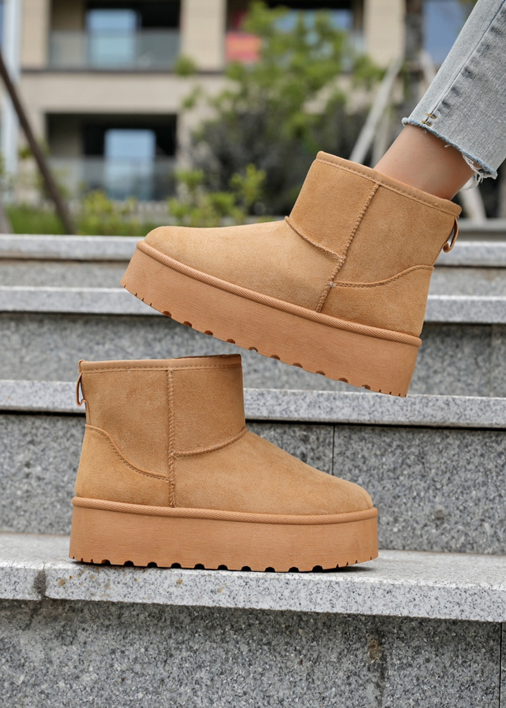 BOOTS MET BOND