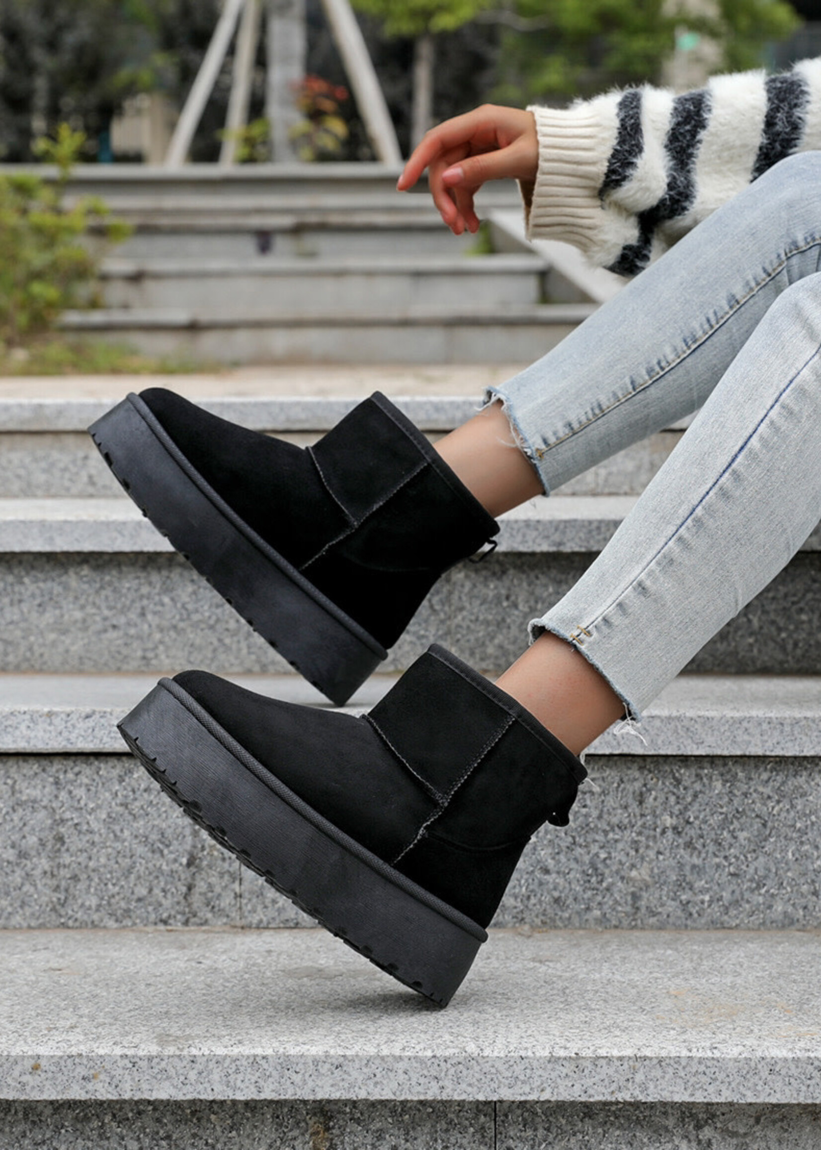 BOOTS FOURREES