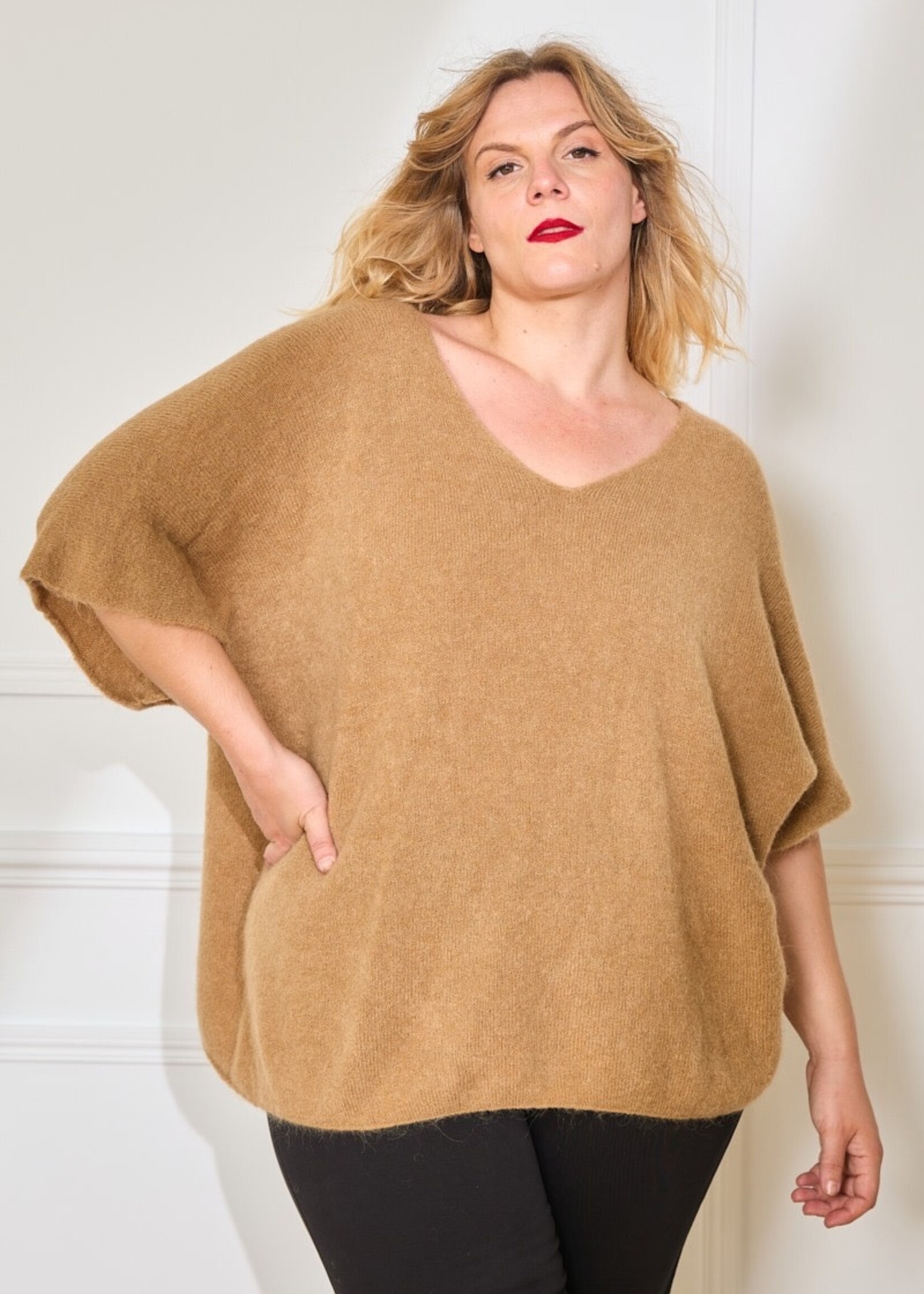PULL COL V BABY ALPAGA COURTES MANCHES - OVERSIZE 42/50