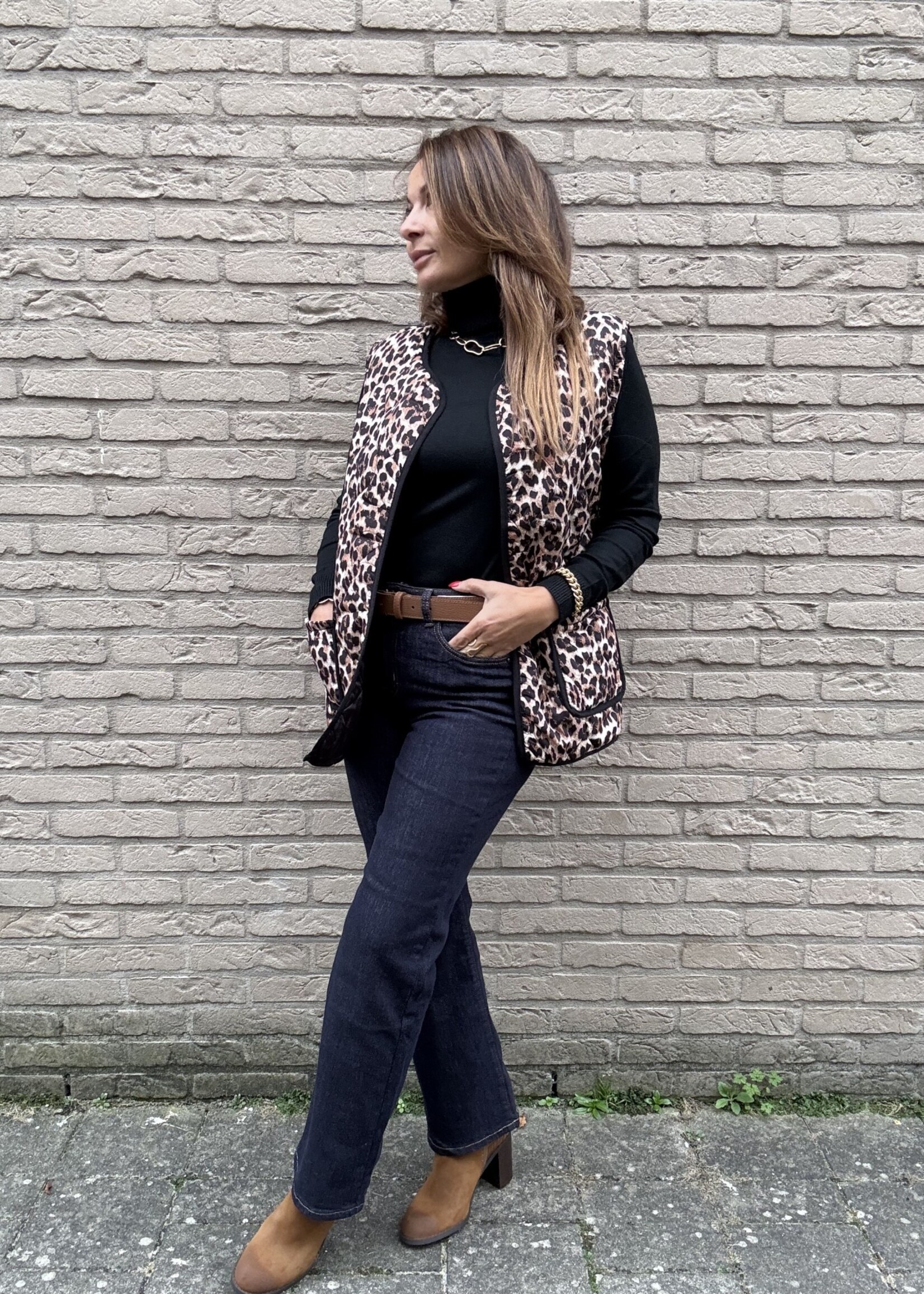 VESTE LEOPARD TAUPE SANS MANCHES