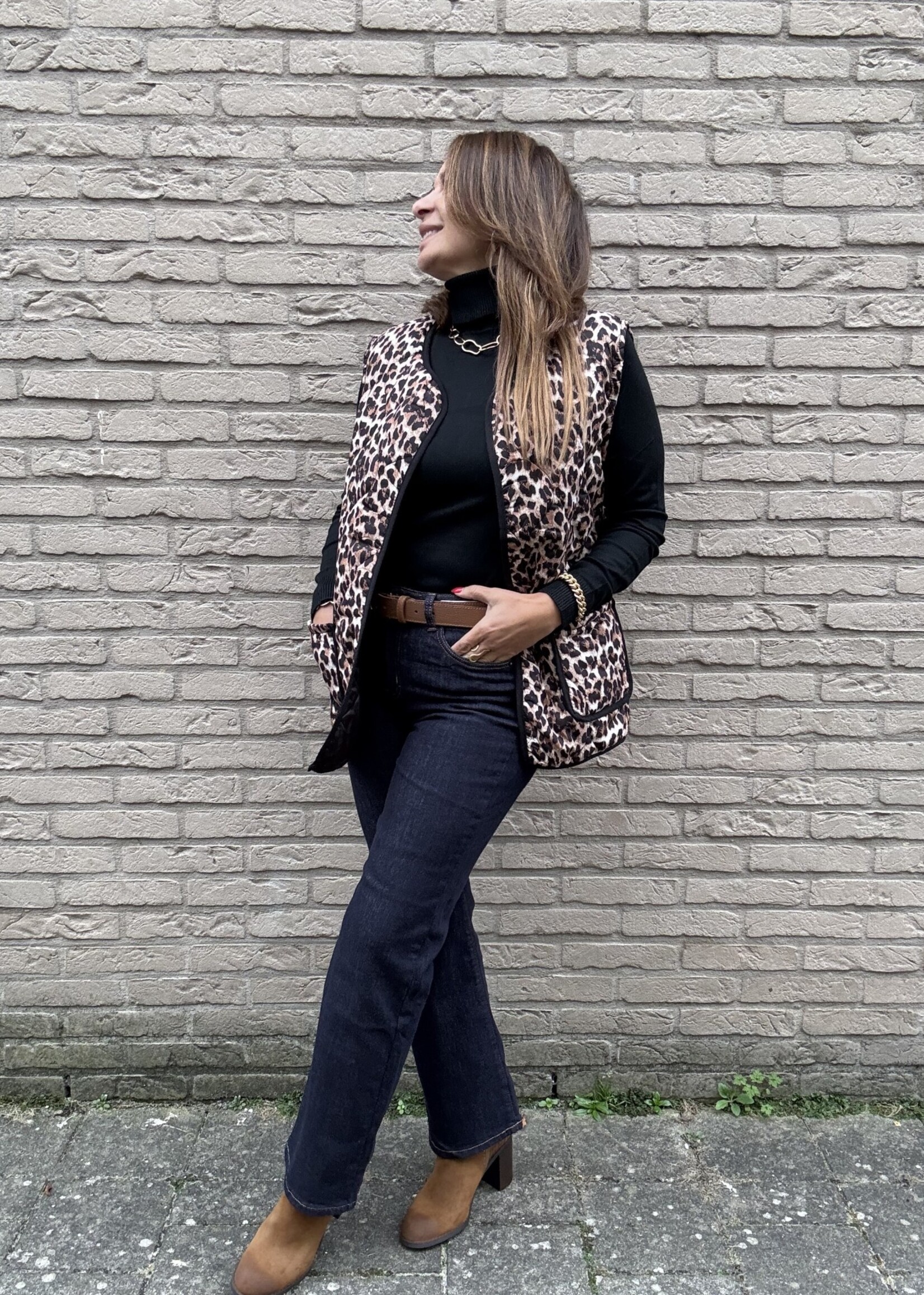 VESTE LEOPARD TAUPE SANS MANCHES