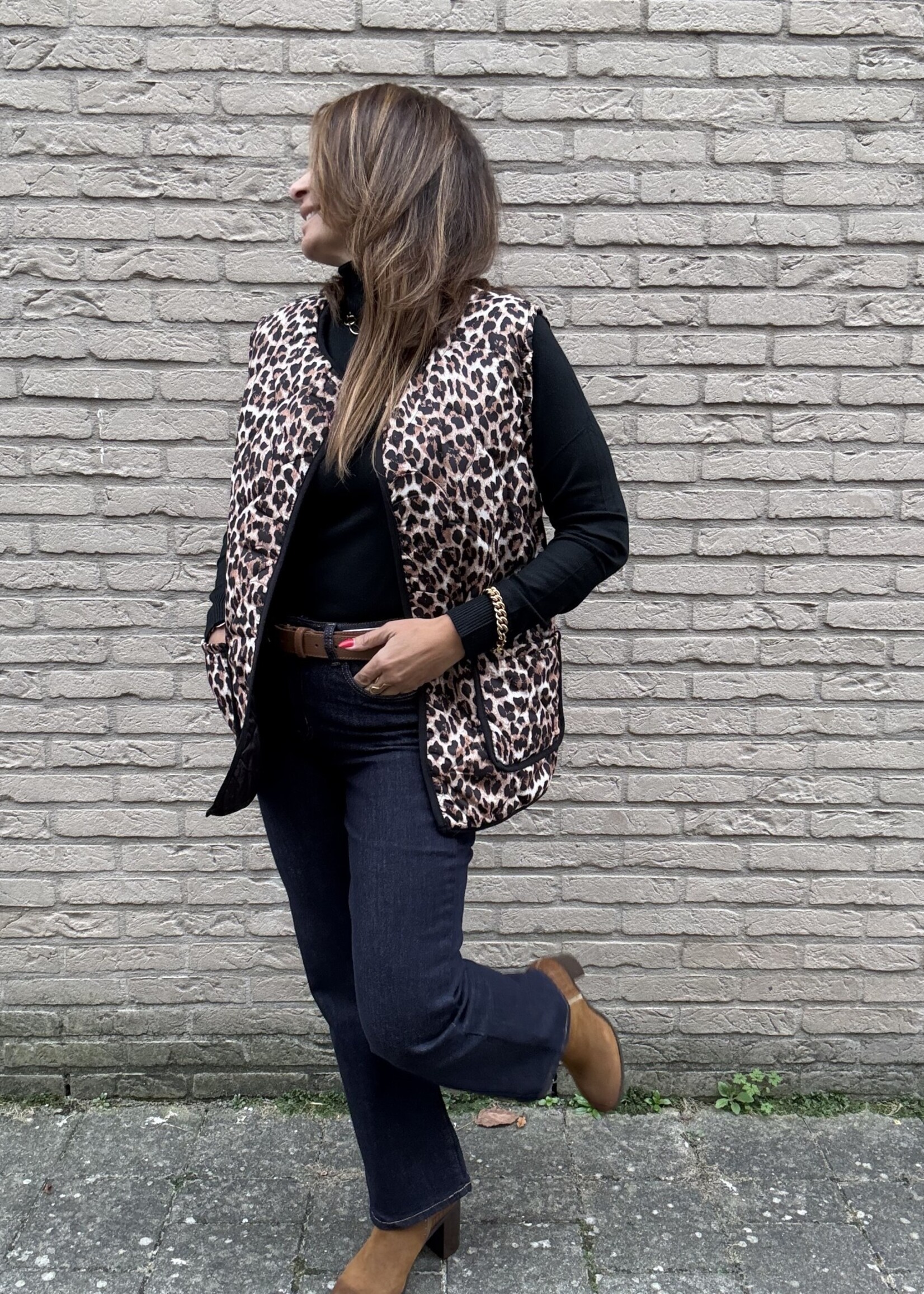 VESTE LEOPARD SANS MANCHES