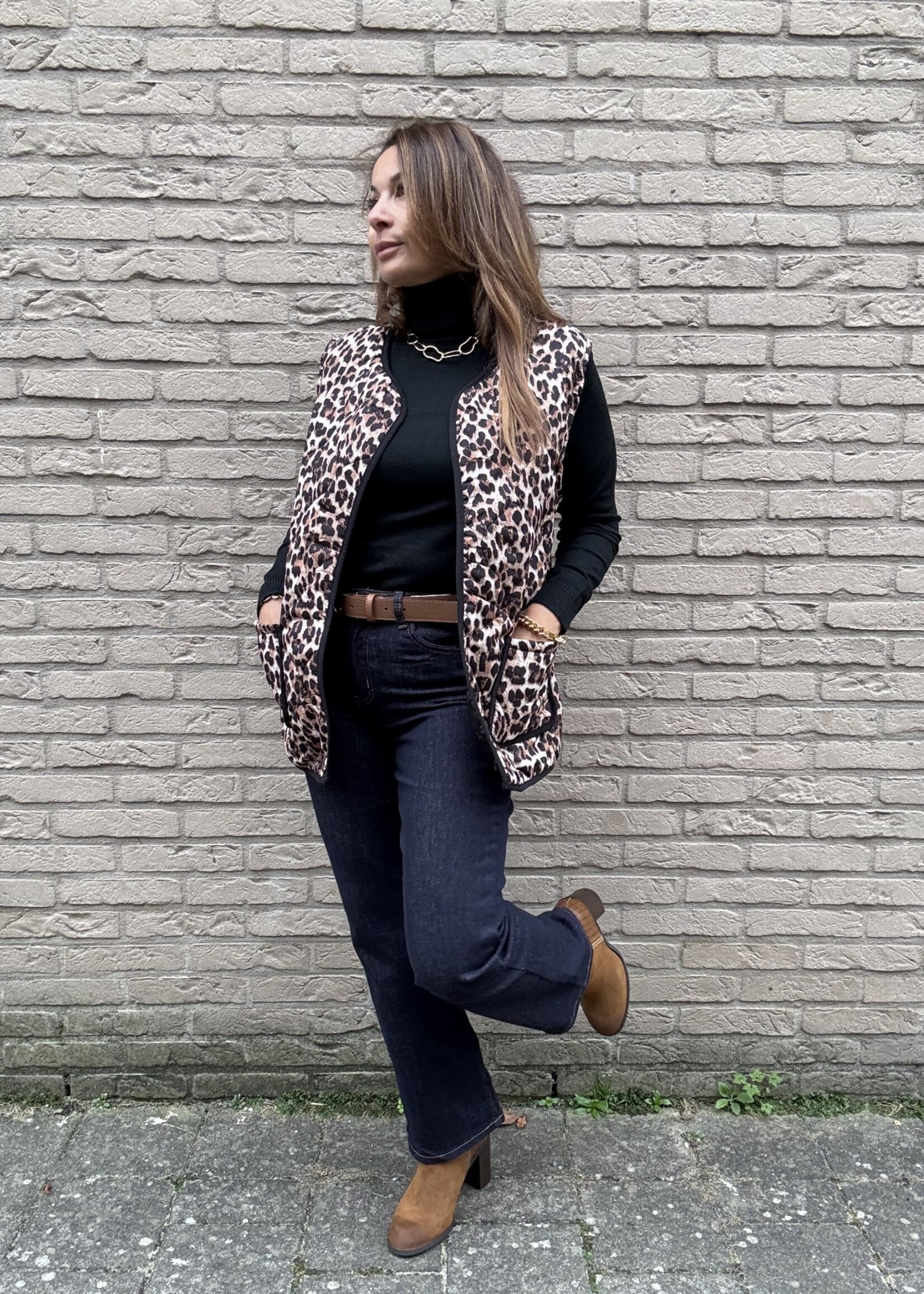 VESTE LEOPARD TAUPE SANS MANCHES