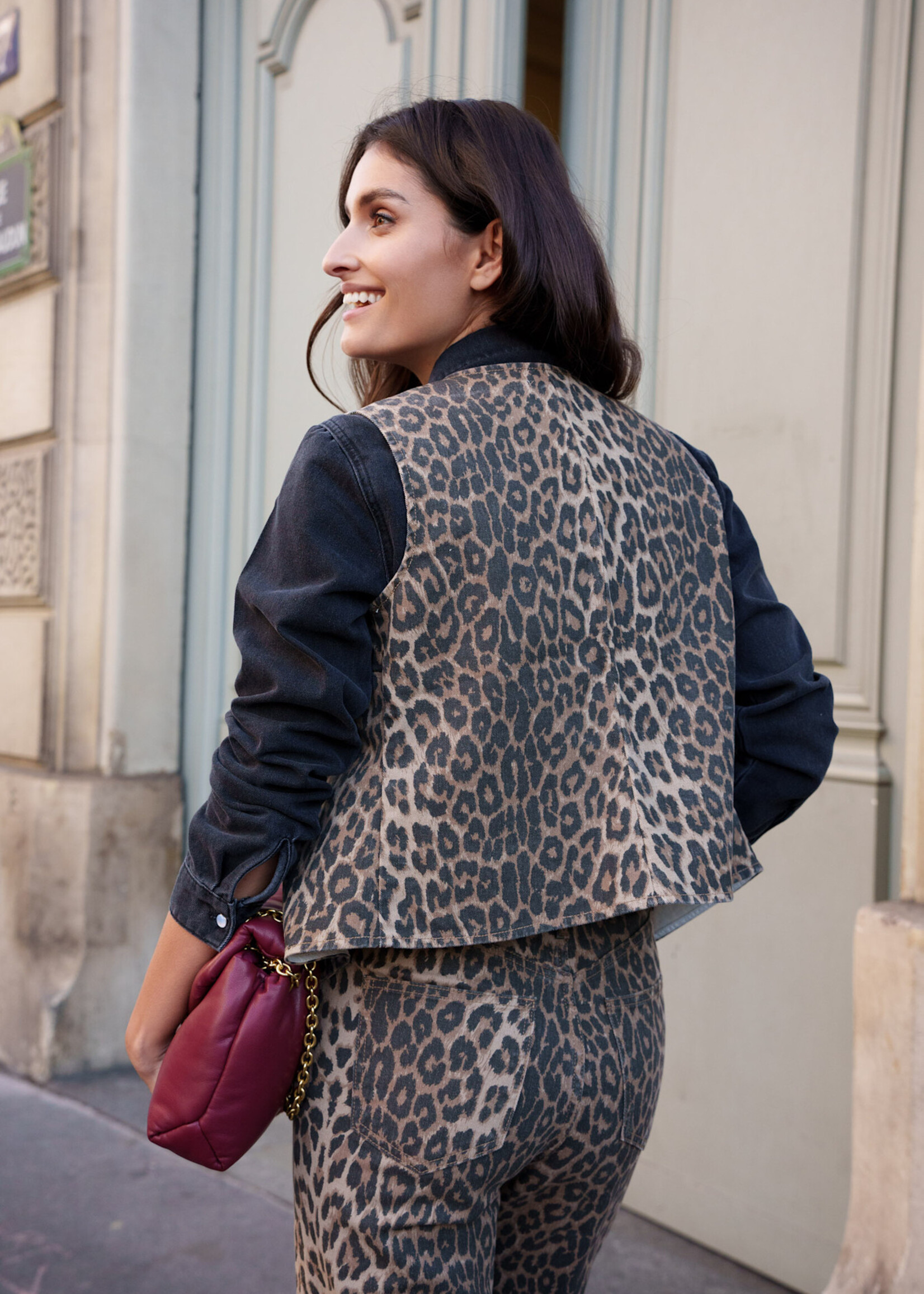 ORAIJE GILET SANS MANCHE LEOPARD - LEONIE