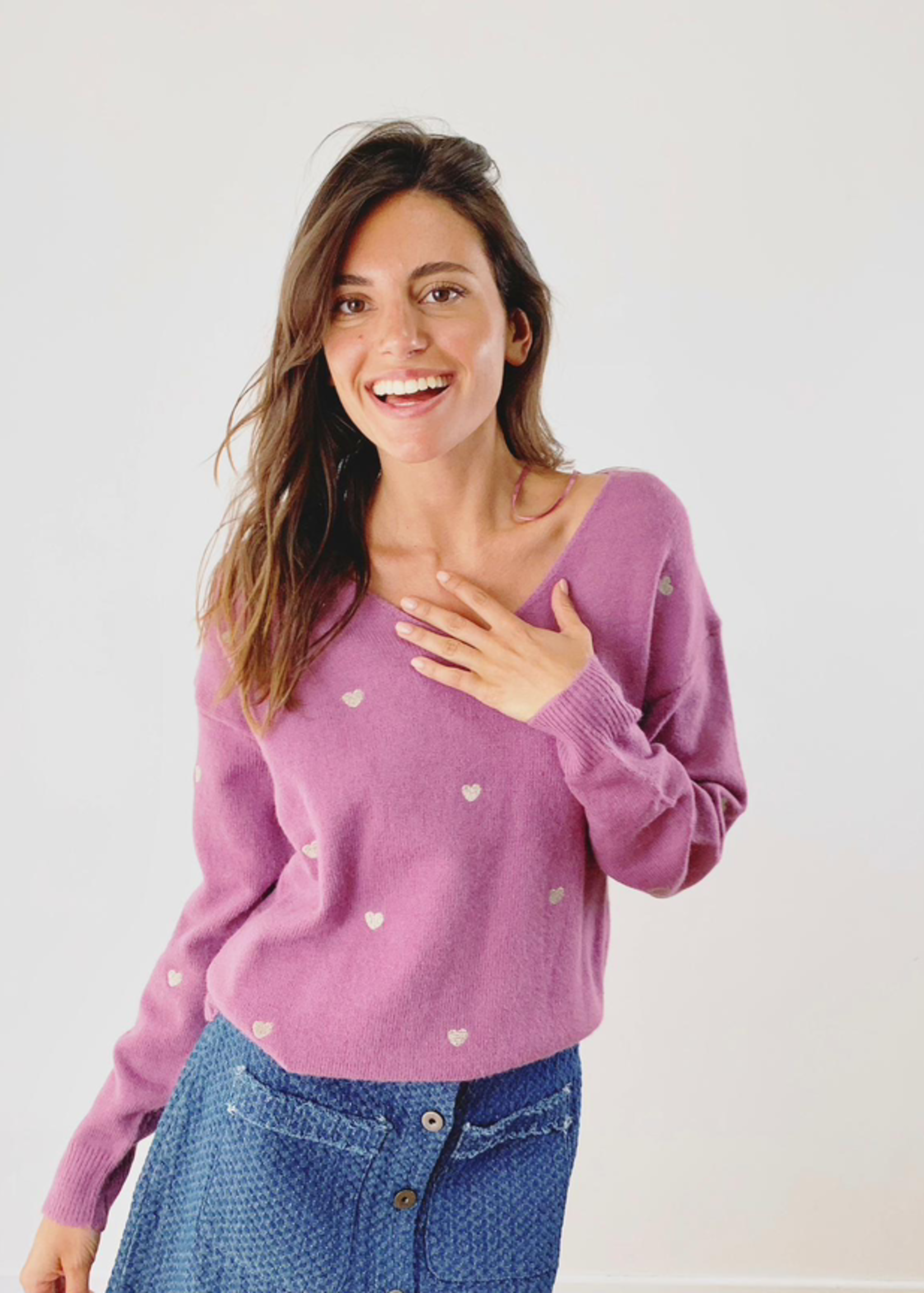 JUBYLEE PULL PRUNE AVEC COEURS GOLD BRODES EN COL V - ONE SIZE