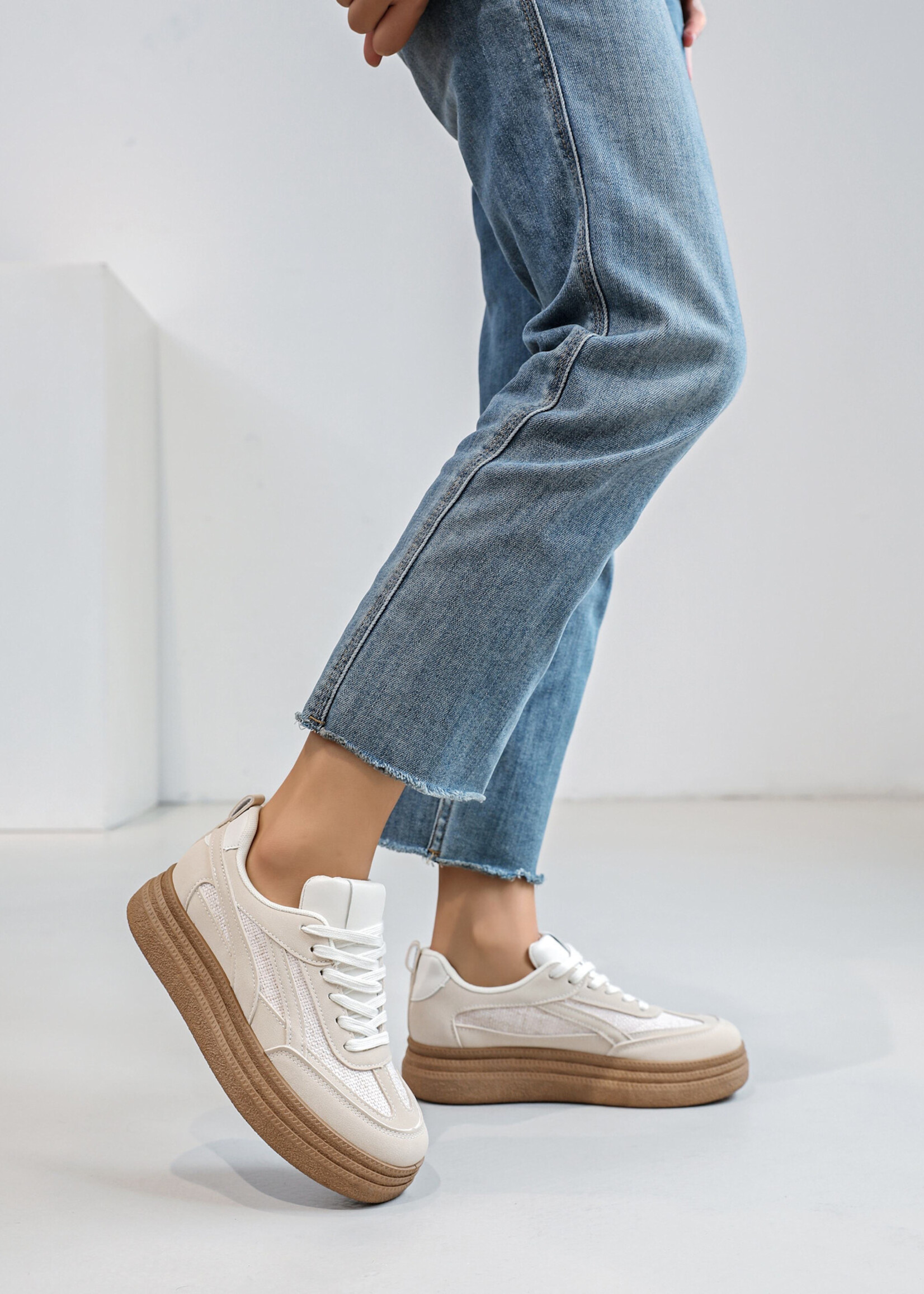 BASKET  ADELE MET PLATFORM