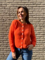TRUI MET KNOPEN MAXIMA RONDE HALS