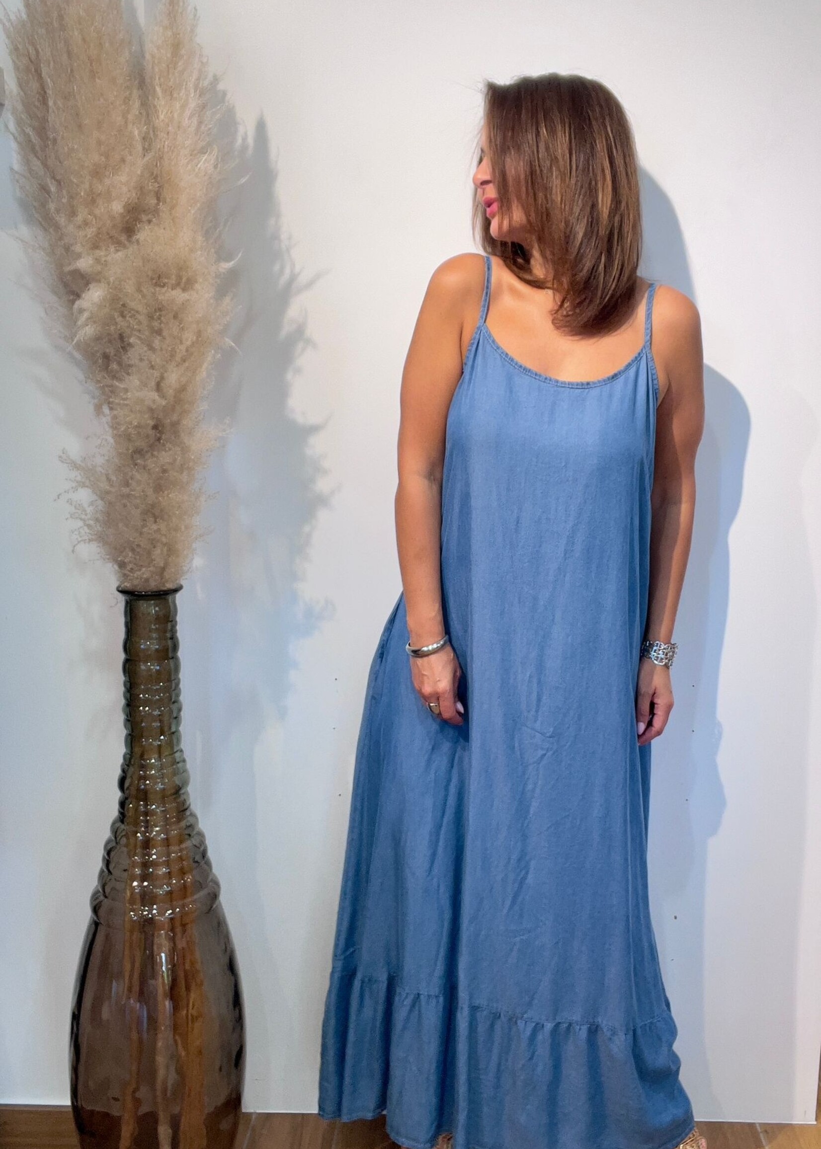 terra di siena LANGE JURK IN JEANS MET FIJNE BANDJES - ONE SIZE