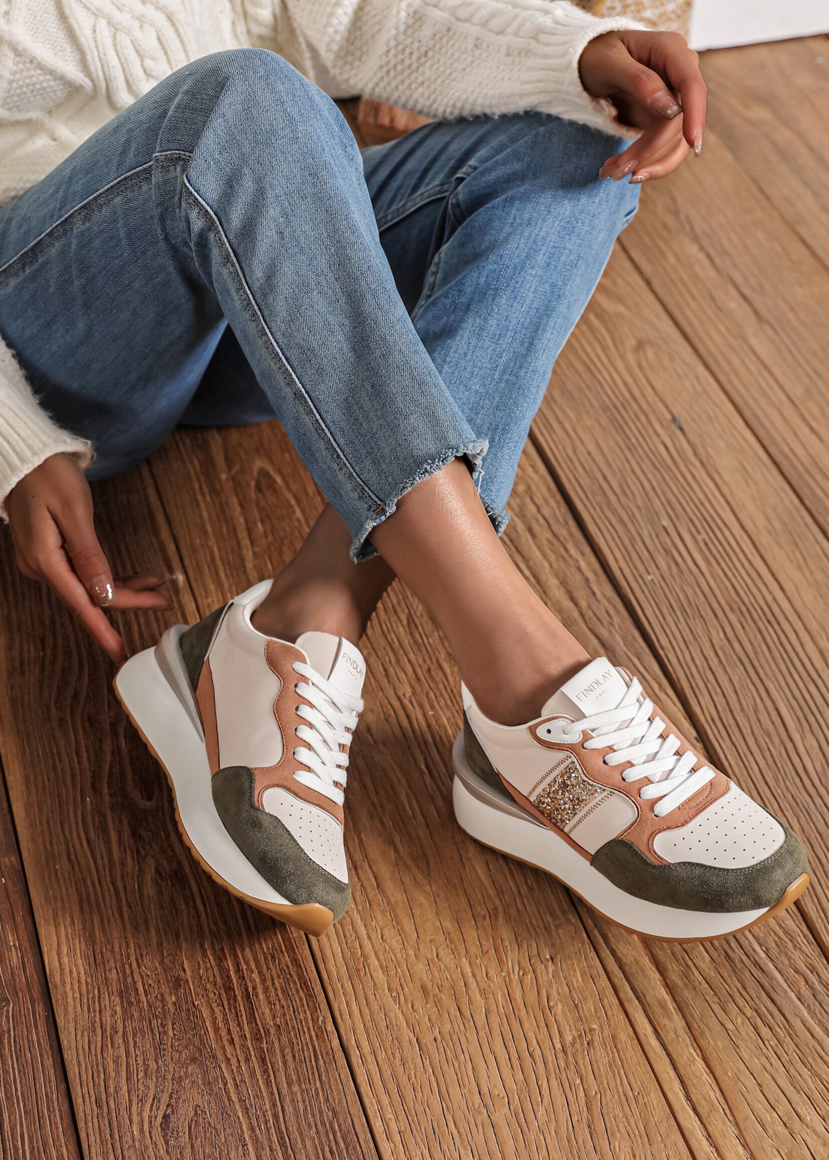Kaki sneakers met glitters – Chic & Comfort