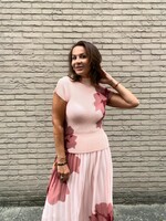 ROZE GEPLOOIDE TOP MET BLOEMENMOTIEF - ONE SIZE