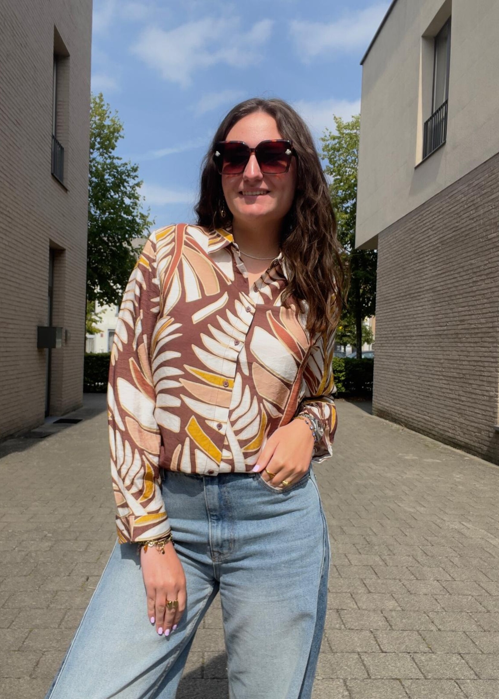 Chemise chocolat à motif – Nature et élégance