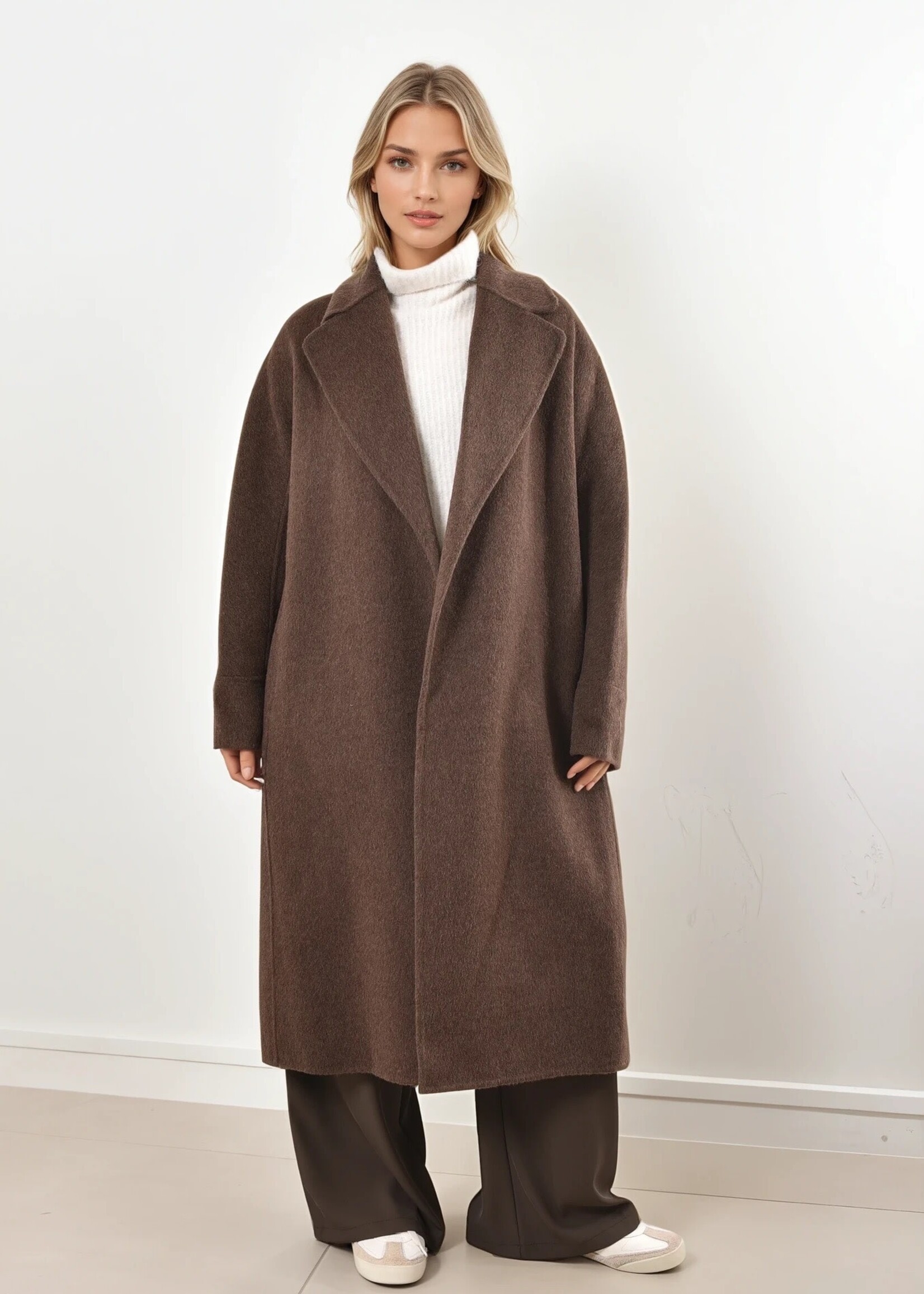 Long Manteau Élégant – Disponible en Écru & Choco