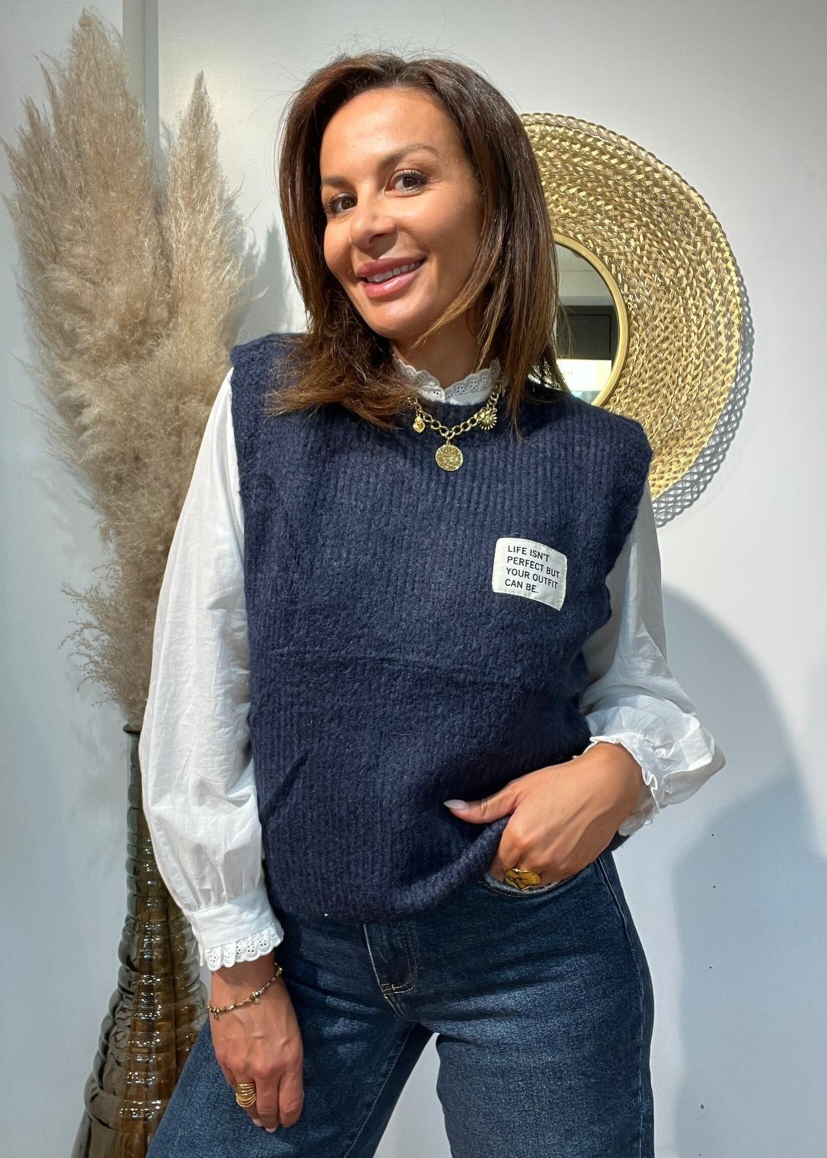 Pull sans manches avec écusson – disponible en 4 couleurs