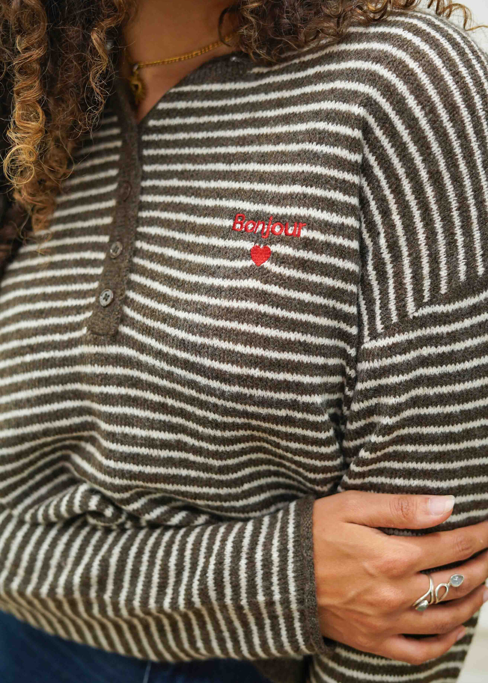 Gilet Marinière Love – Élégance et douceur