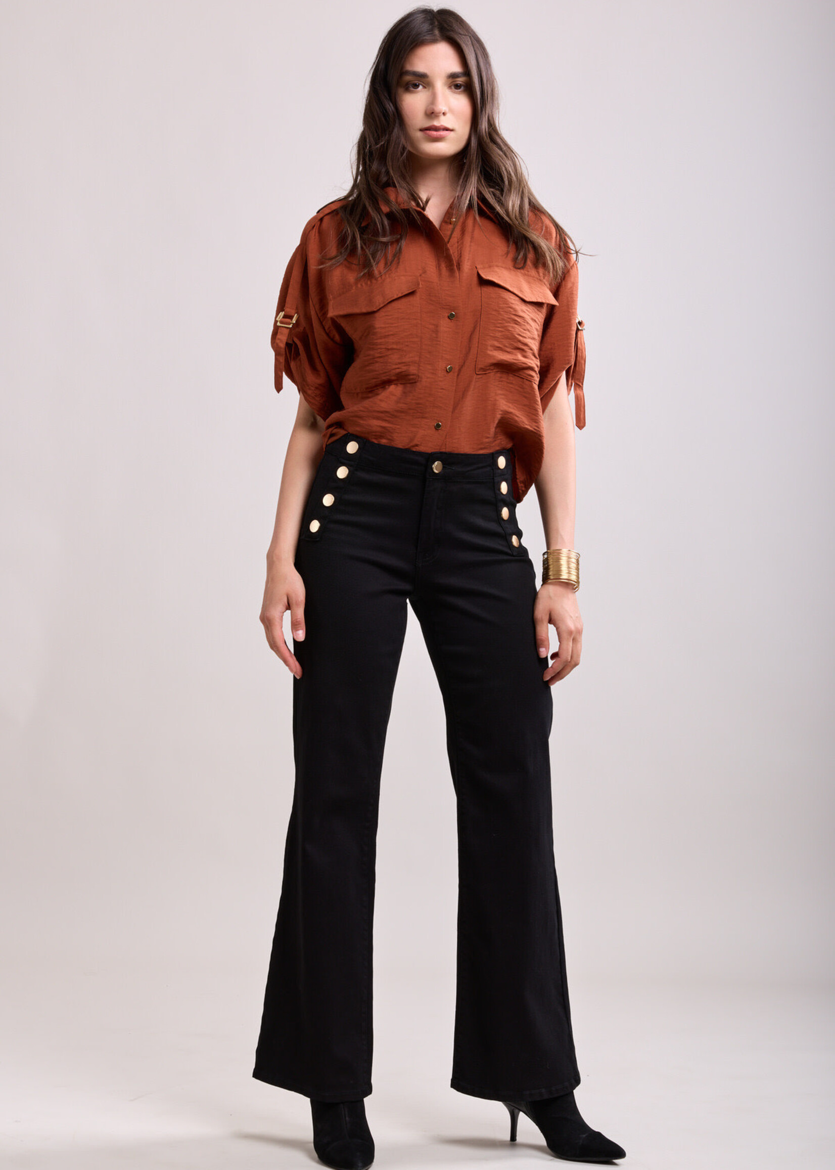 TOXIK3 TOXIK3 Bootcut jeans met gouden knopen