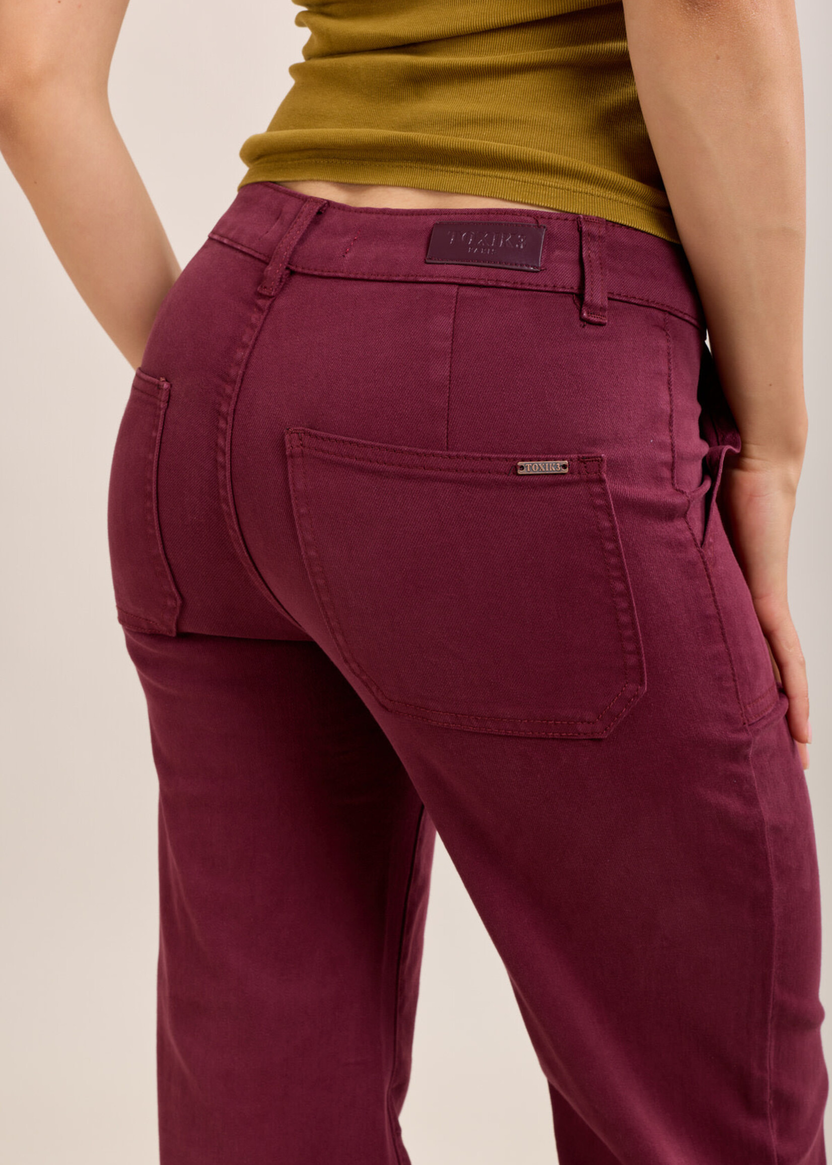 TOXIK3 TOXIK3 High-waist flared jeans met grote zakken