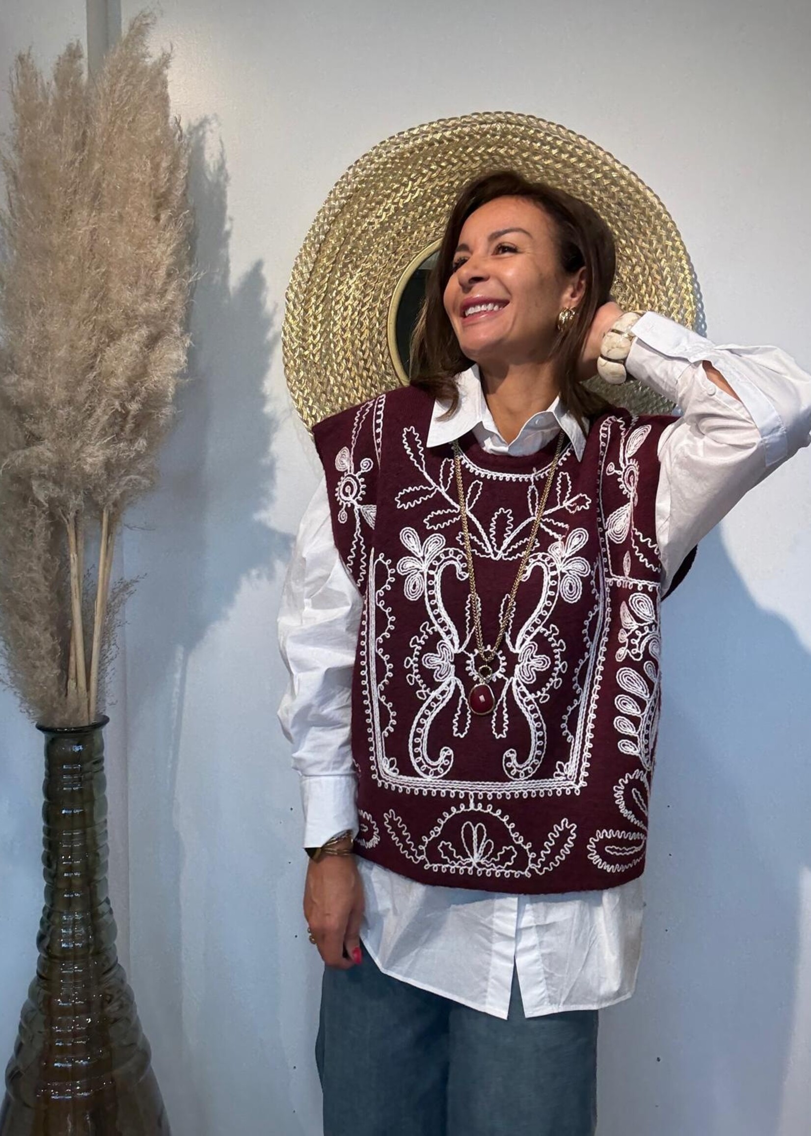 Elegante geborduurde poncho – Bordeaux, Zwart, Beige