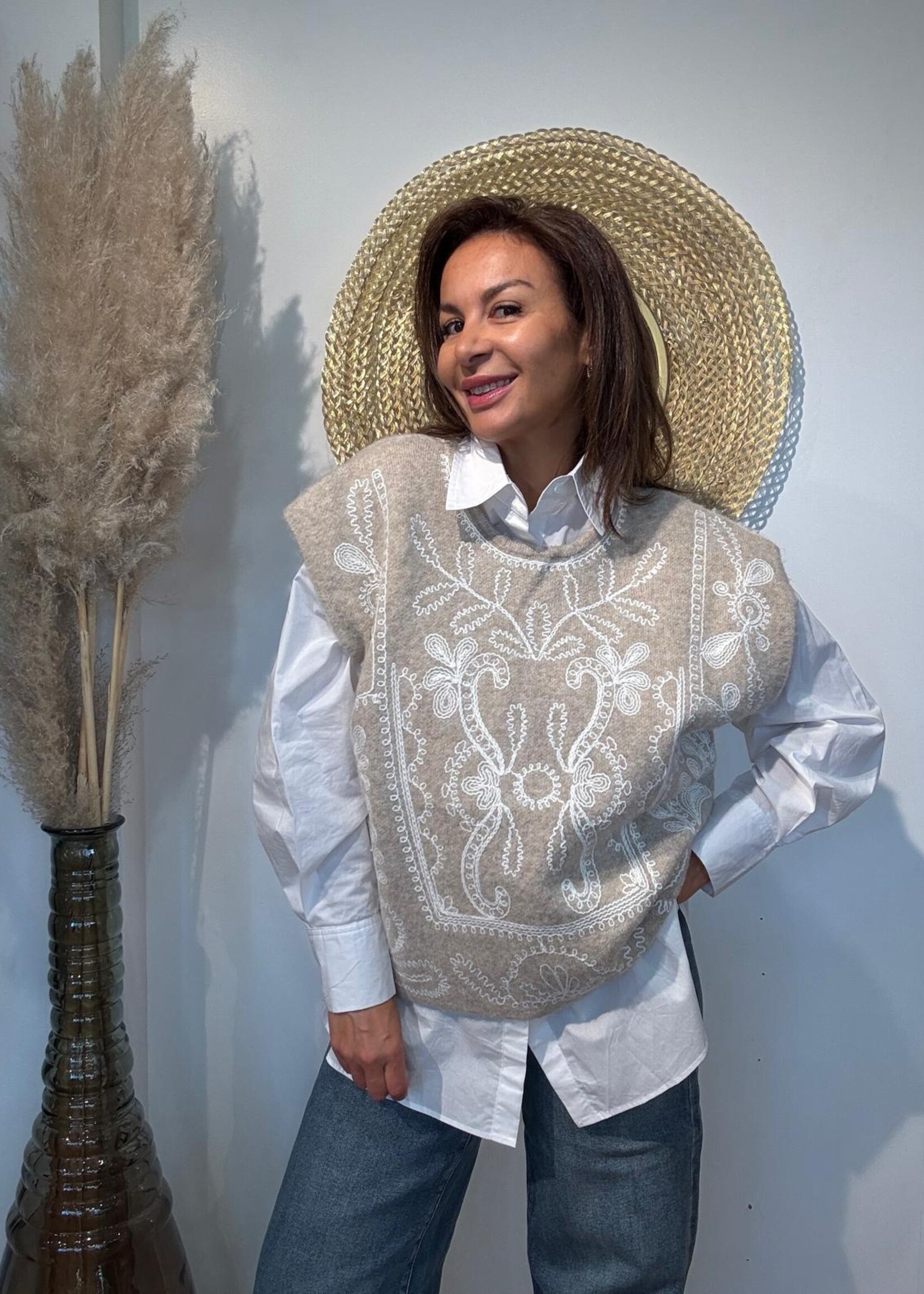 Elegante geborduurde poncho – Bordeaux, Zwart, Beige