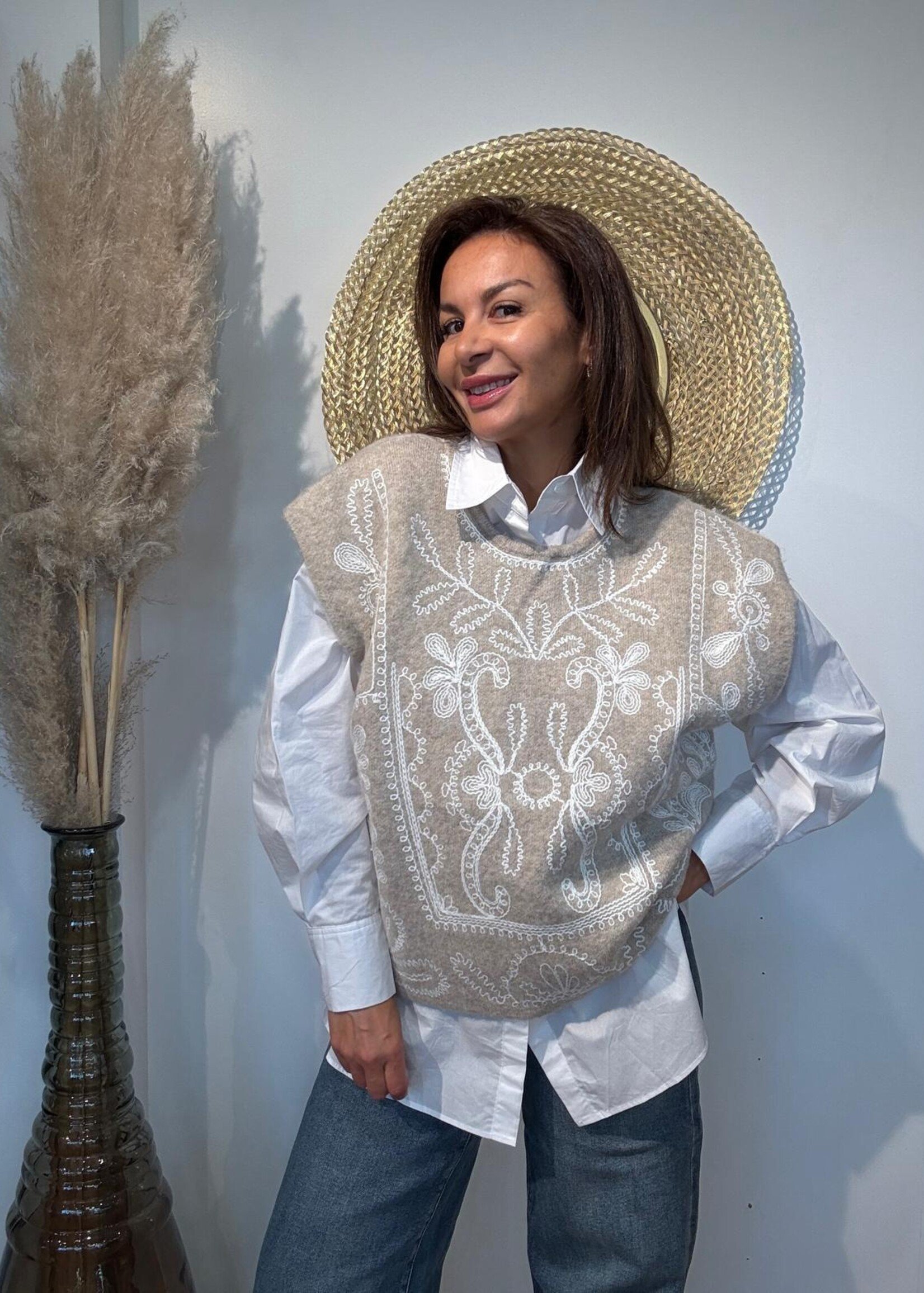 Poncho brodé élégant – Bordeaux, Noir, Beige