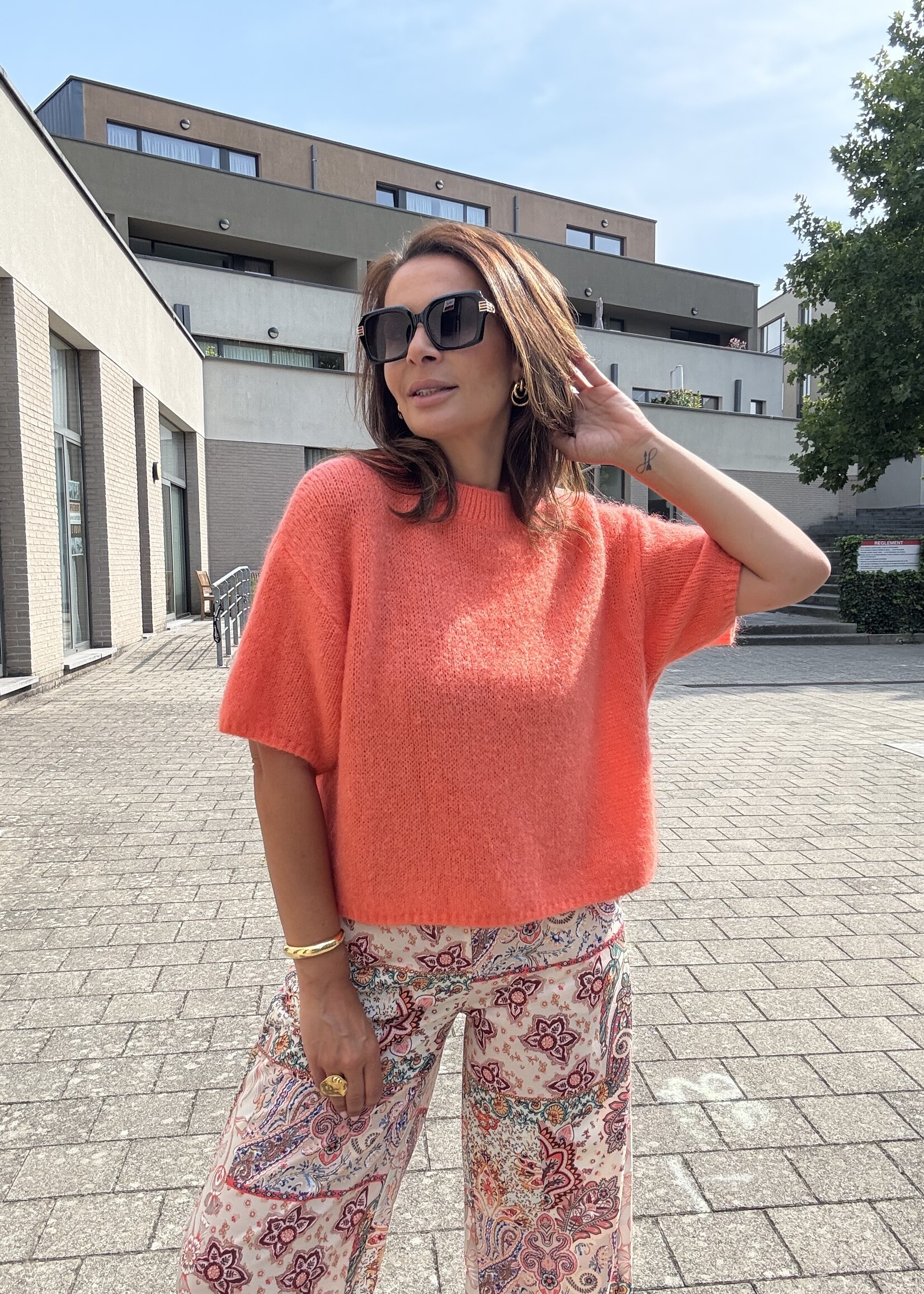 PULL KELLY COURTES MANCHES