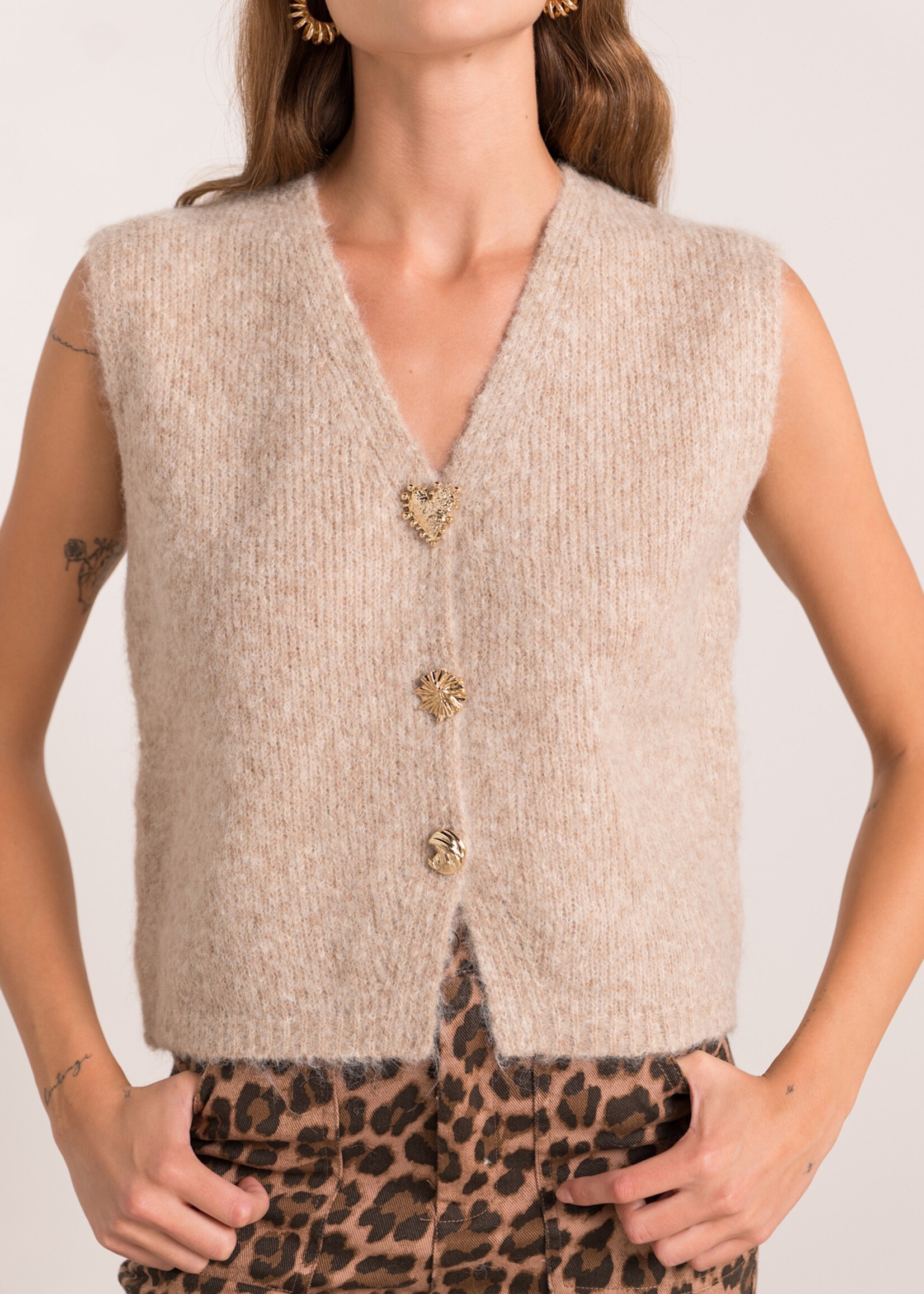 MOUWLOZE BEIGE TRUI MET GOUDEN KNOPEN - ONE SIZE