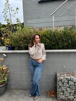 GESTREEPT BRUIN WITTE BLOUSE GEBORDUURDE BLOEMEN