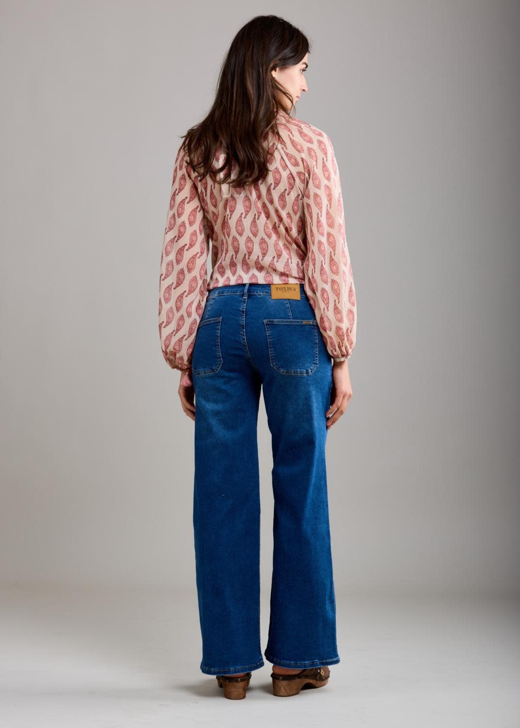 TOXIK3 TOXIK3 HOGE TAILLE FLARE BROEK MET GROTE ZAKKEN