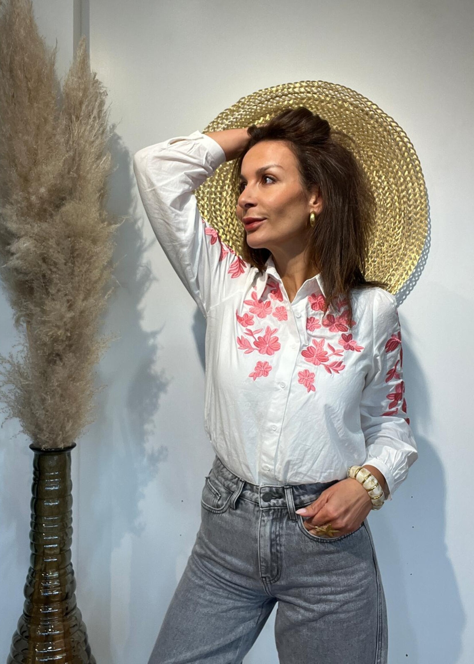 CHEMISE BLANCHE BRODERIE FLORALE MANCHES ET BUSTE