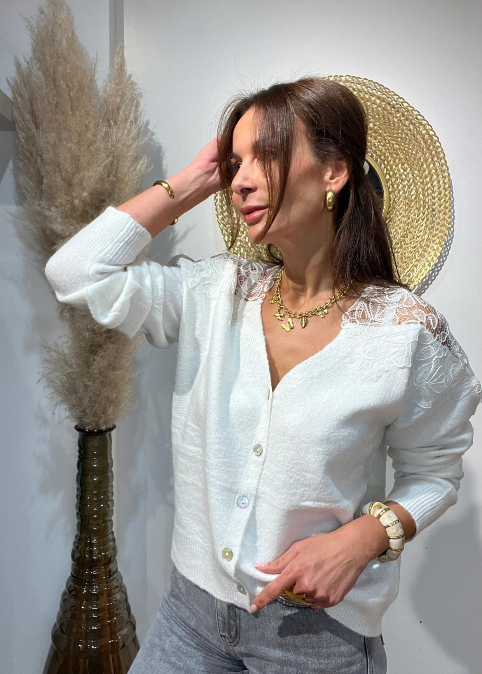 GILET DENTELLE AU EPAULES