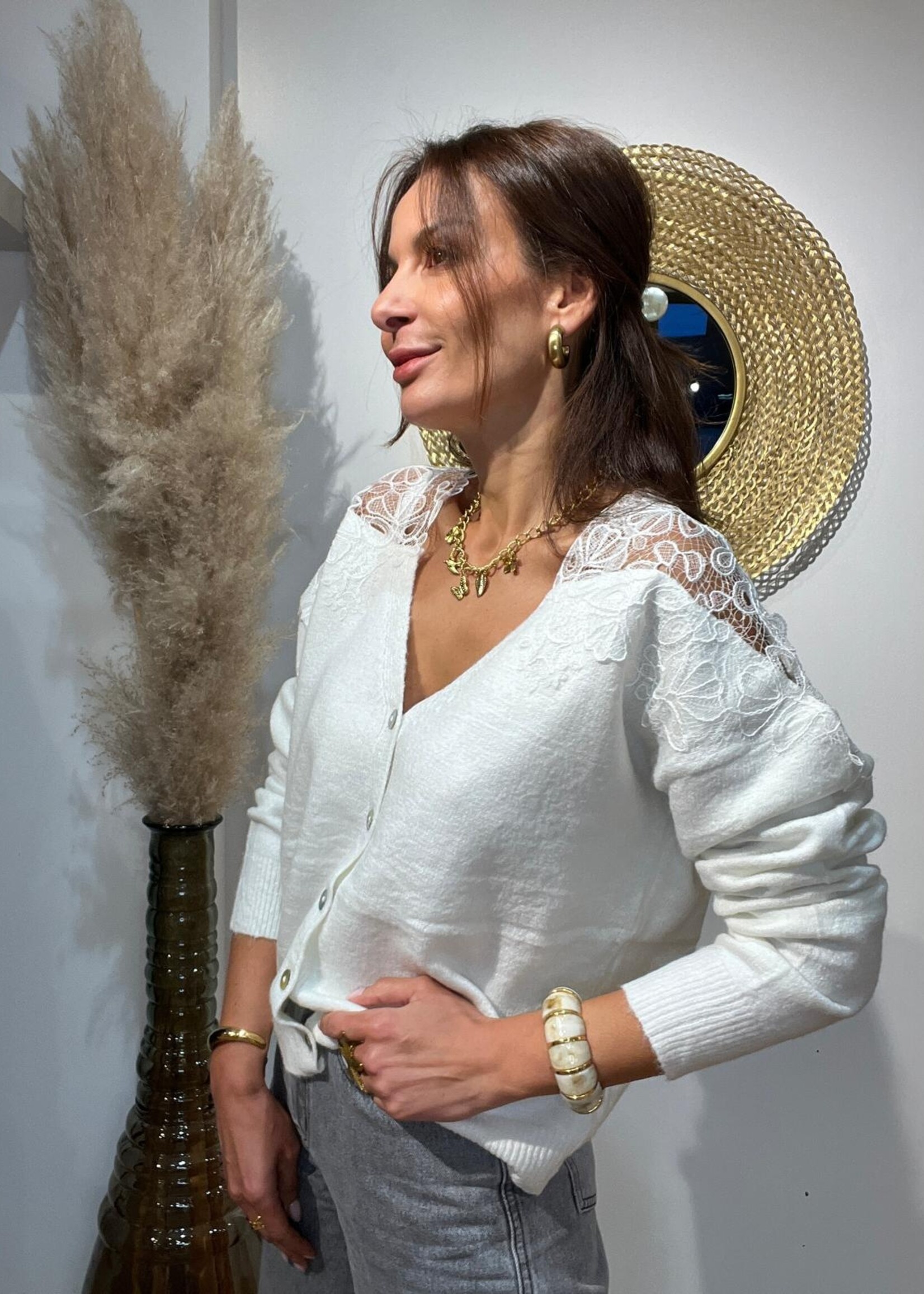 GILET DENTELLE AU EPAULES