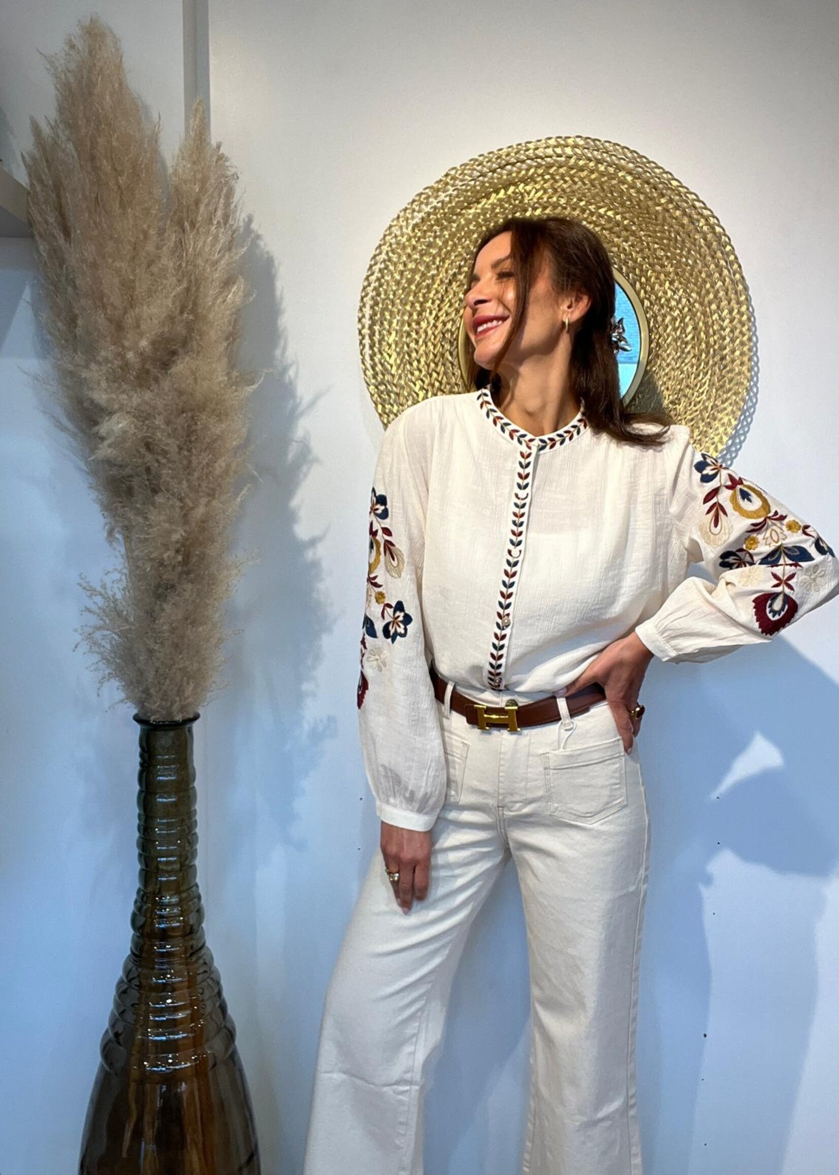 CHEMISE BRODERIE SUR LES MANCHES