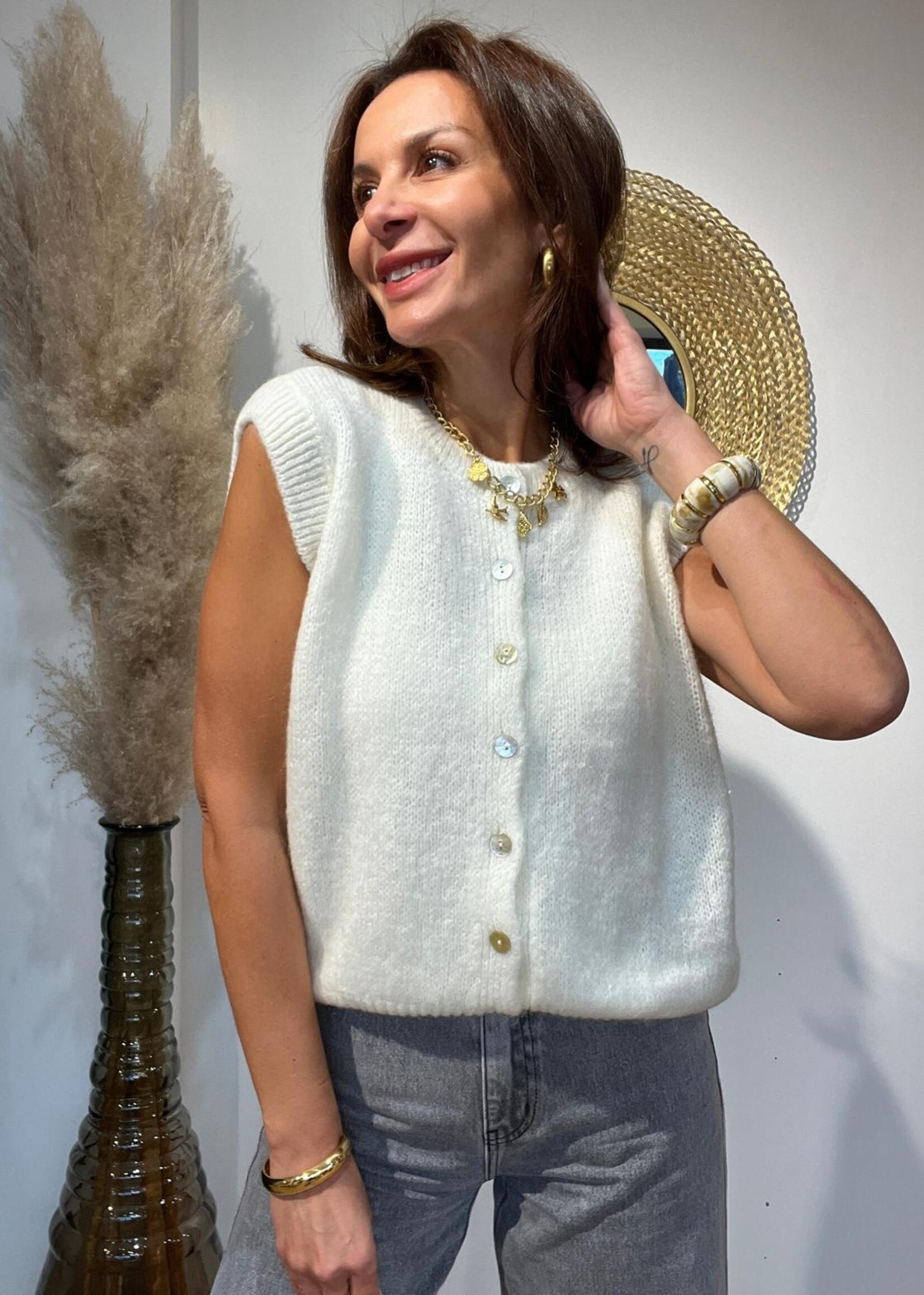 GILET EN MAILLE A BOUTONS SANS MANCHES