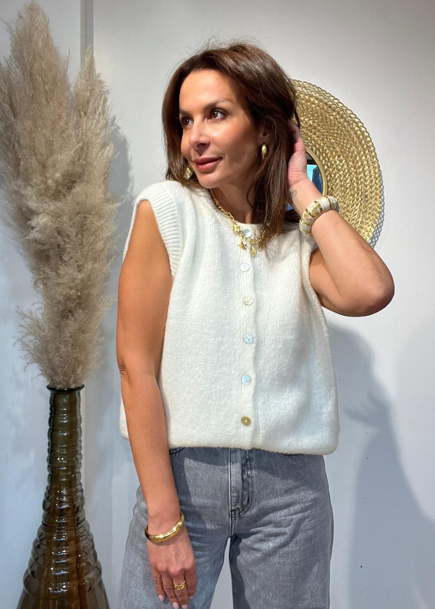 GILET EN MAILLE A BOUTONS SANS MANCHES