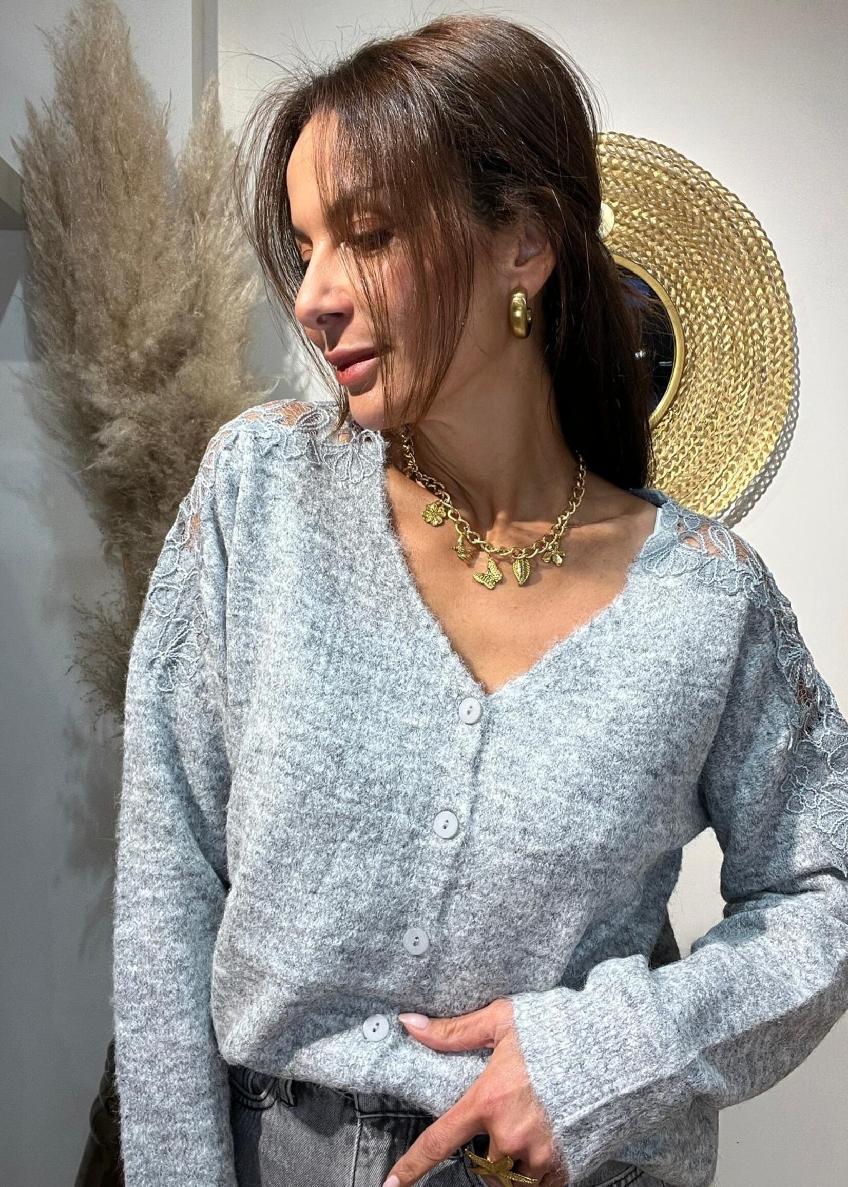 GILET DENTELLE AUX EPAULES