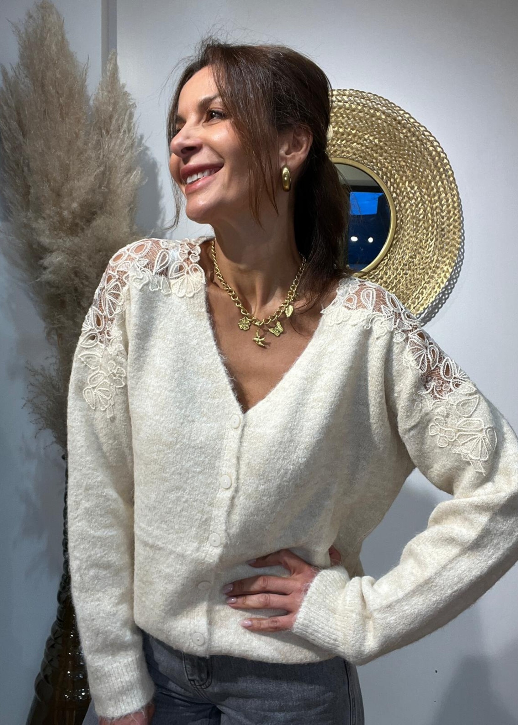 GILET DENTELLE AUX EPAULES