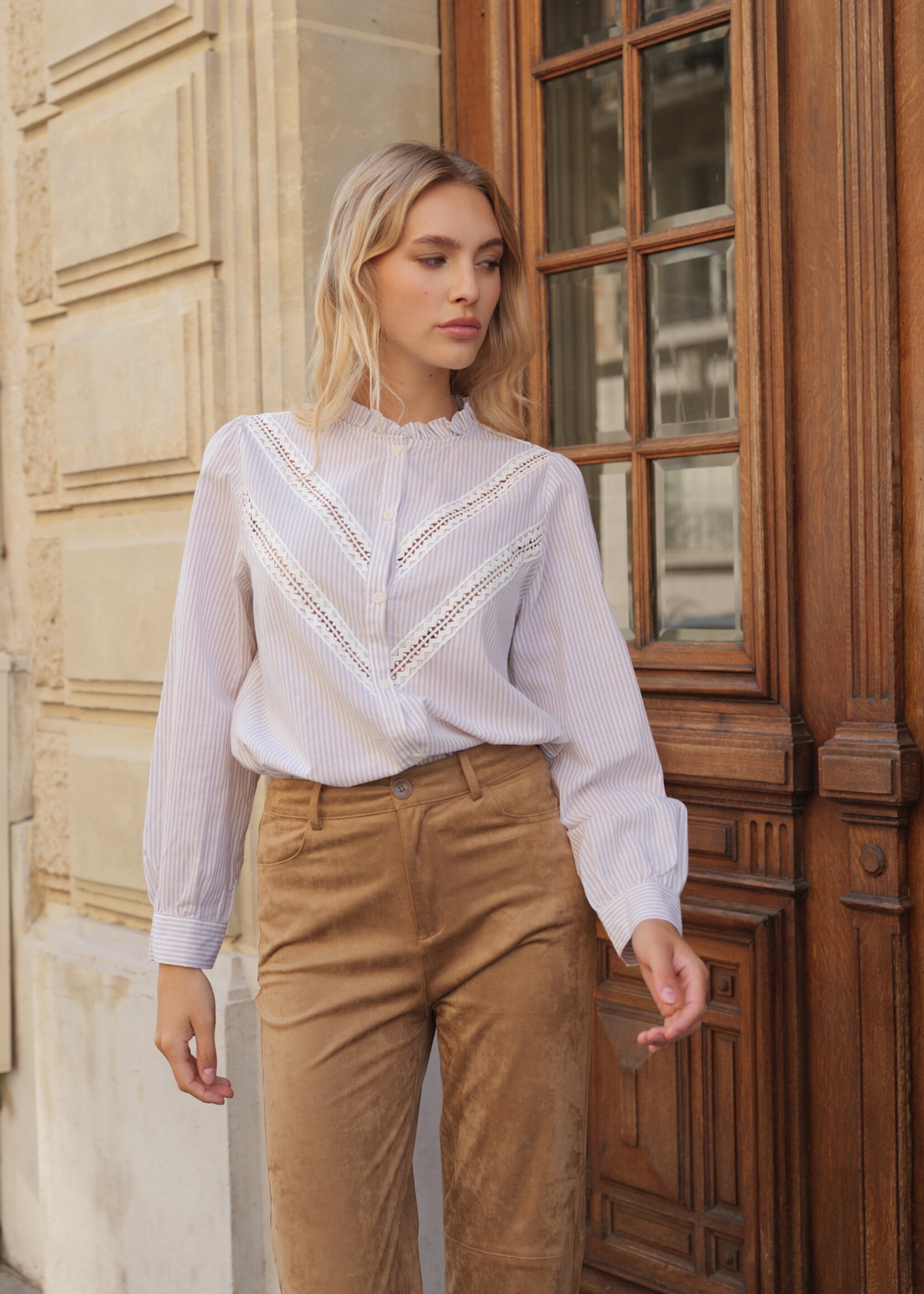 TUNIQUE RAYÉE DENTELLE DANS LE DOS