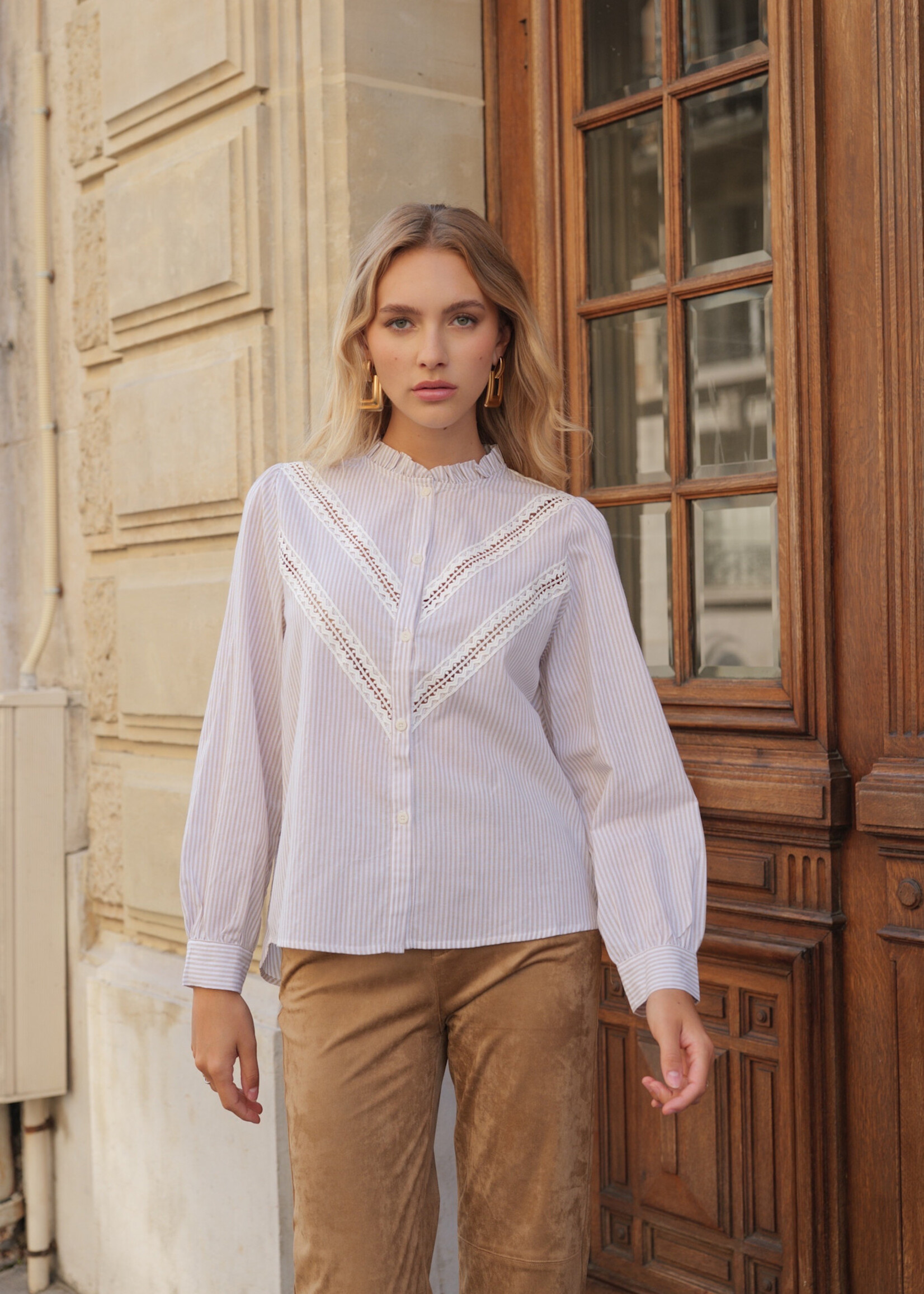 TUNIQUE RAYÉE DENTELLE DANS LE DOS