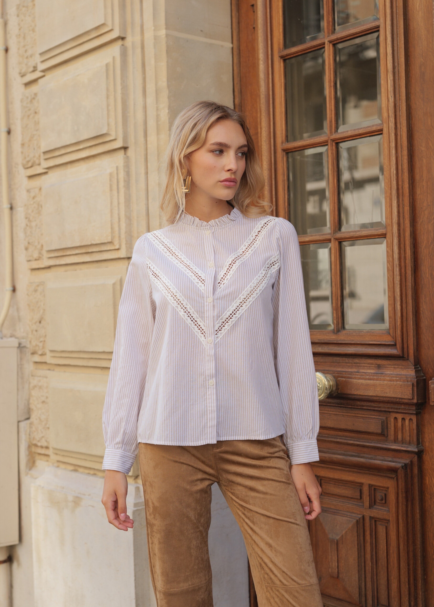 TUNIQUE RAYÉE DENTELLE DANS LE DOS