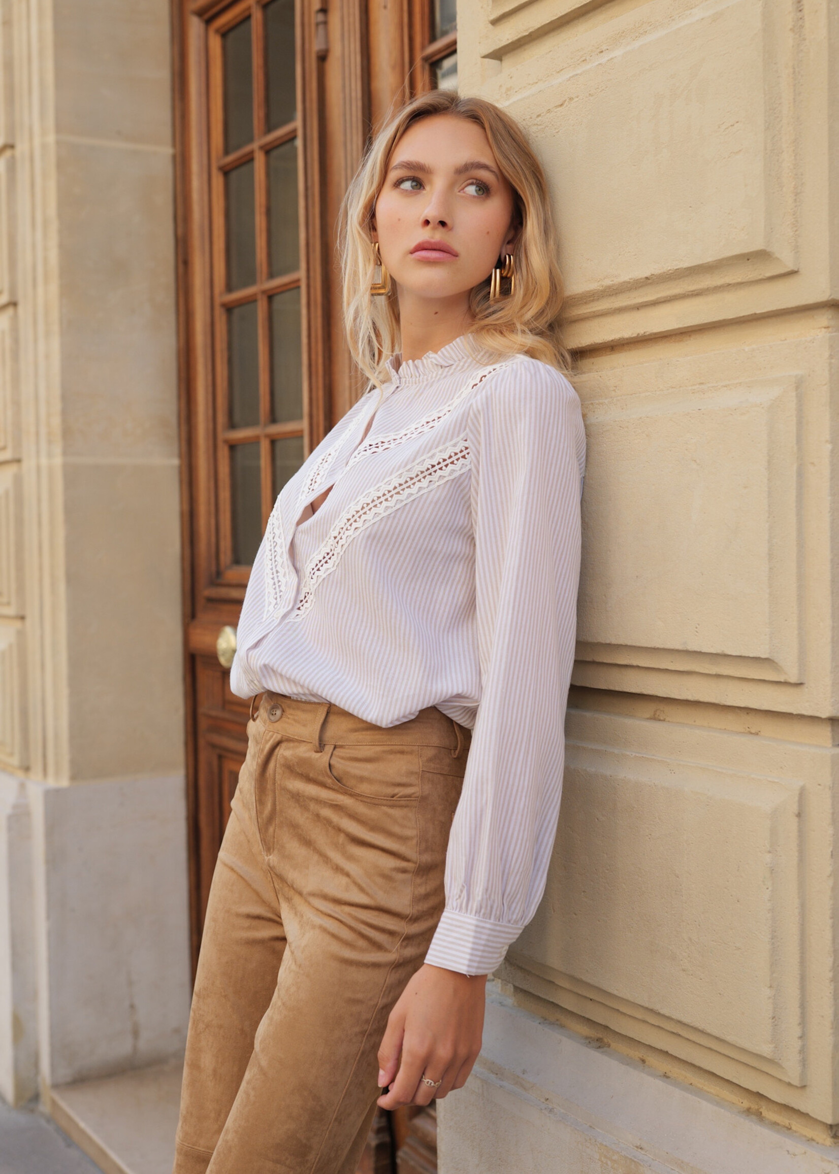 TUNIQUE RAYÉE DENTELLE DANS LE DOS