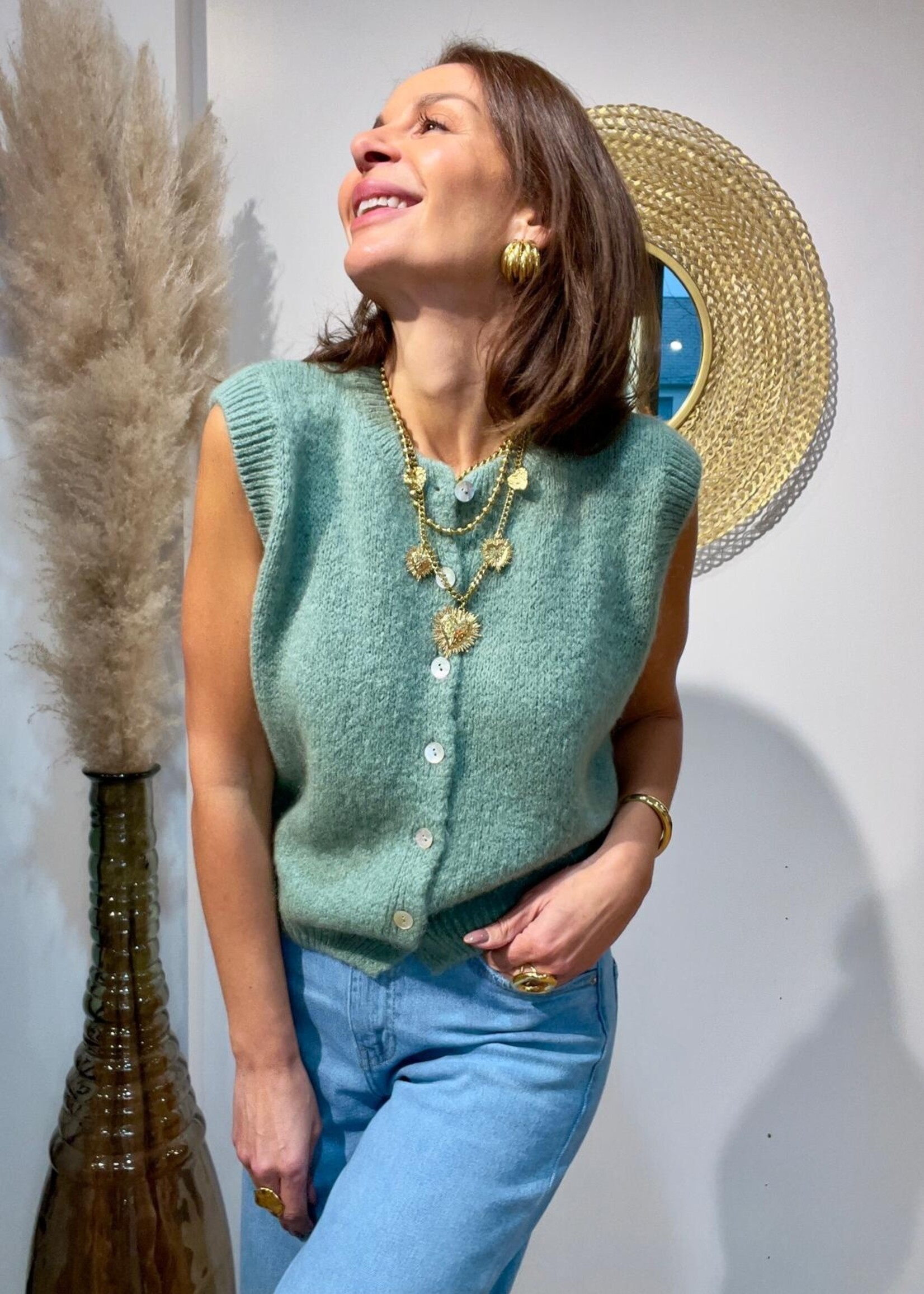 GILET EN MAILLE A BOUTONS SANS MANCHES