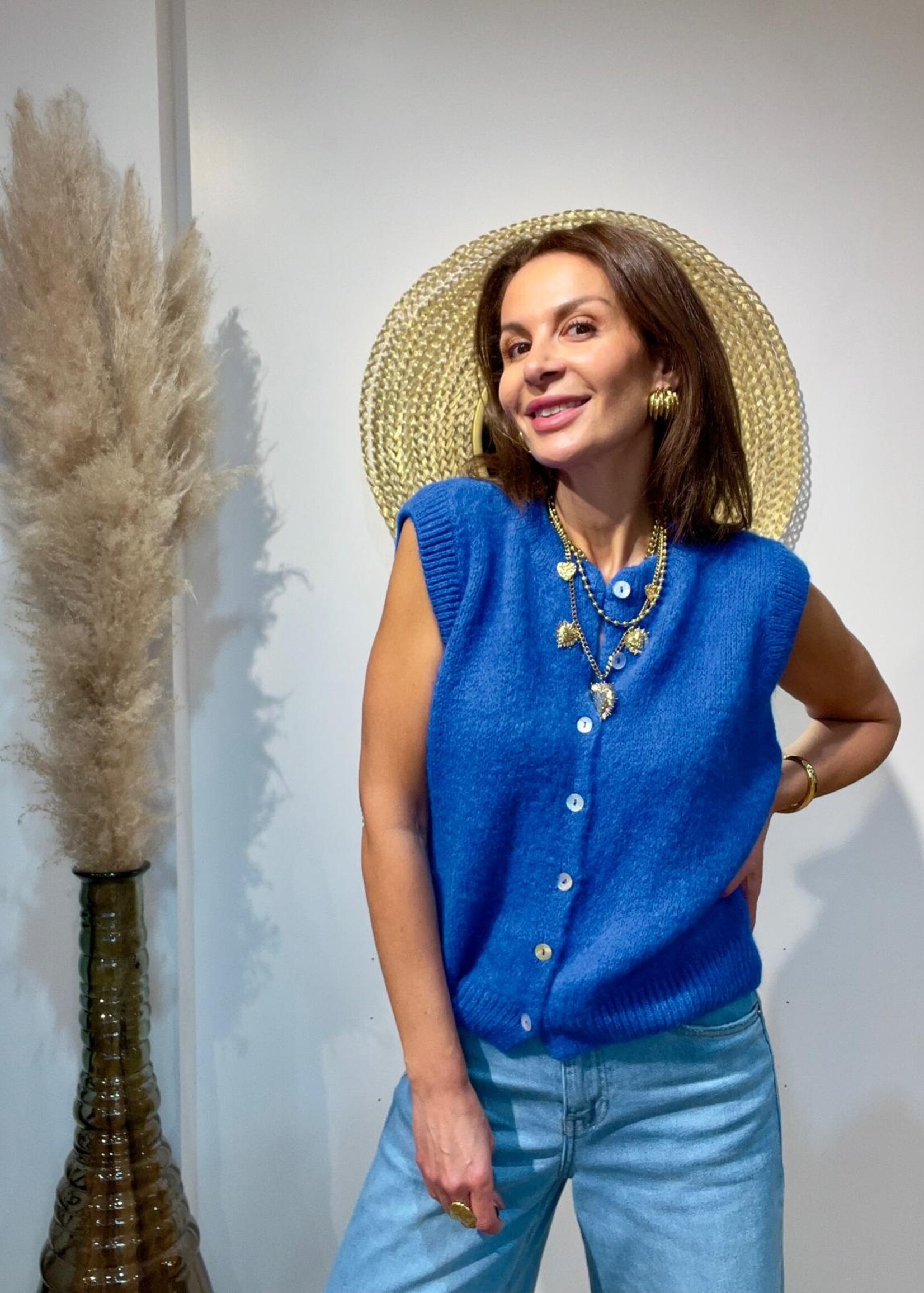 GILET EN MAILLE A BOUTONS SANS MANCHES