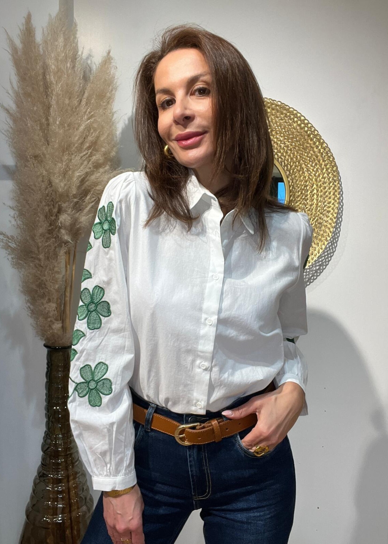 CHEMISE BRODERIE SUR LES MANCHES