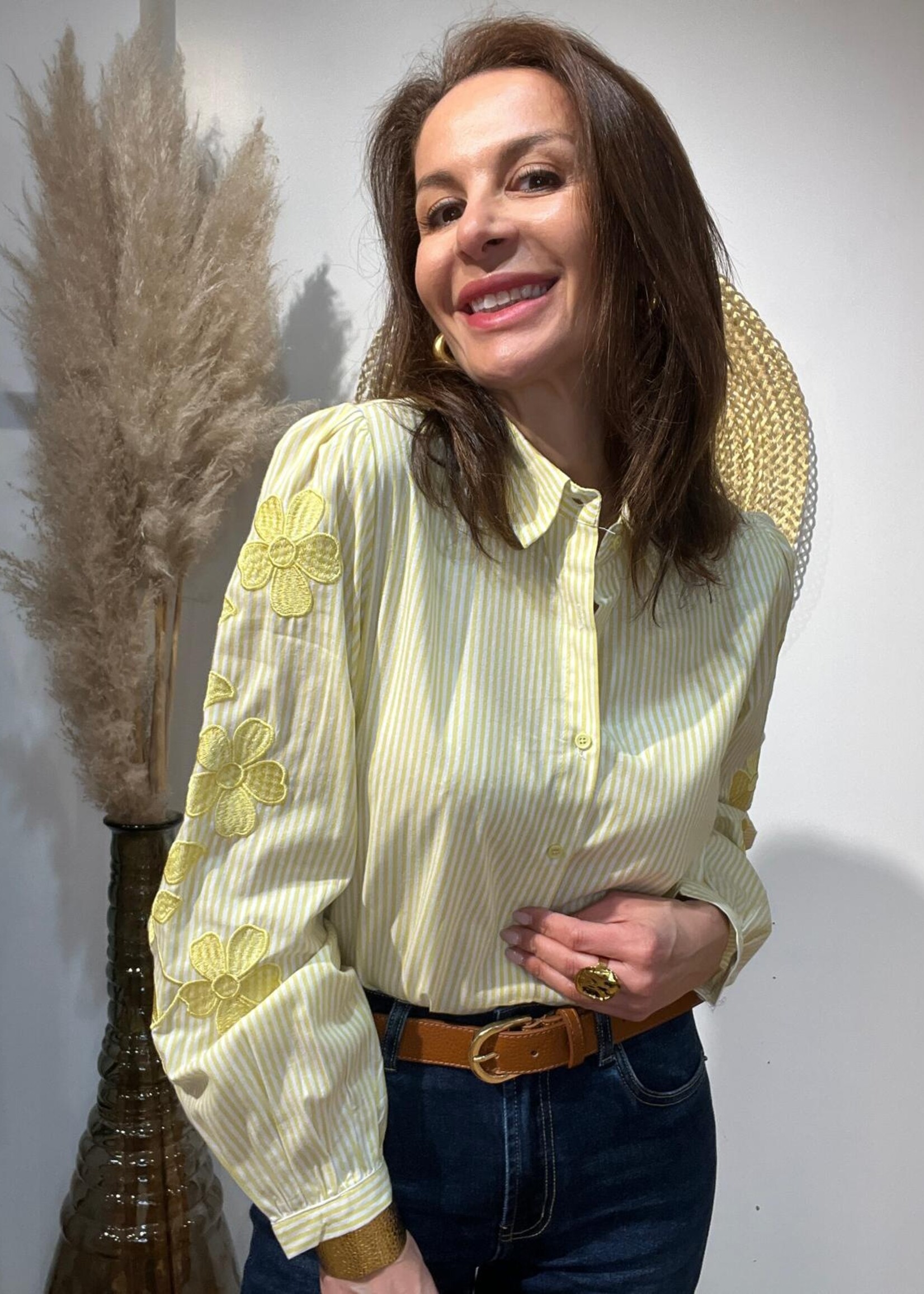 CHEMISE LIGNÉ BRODERIES SUR LES MANCHES