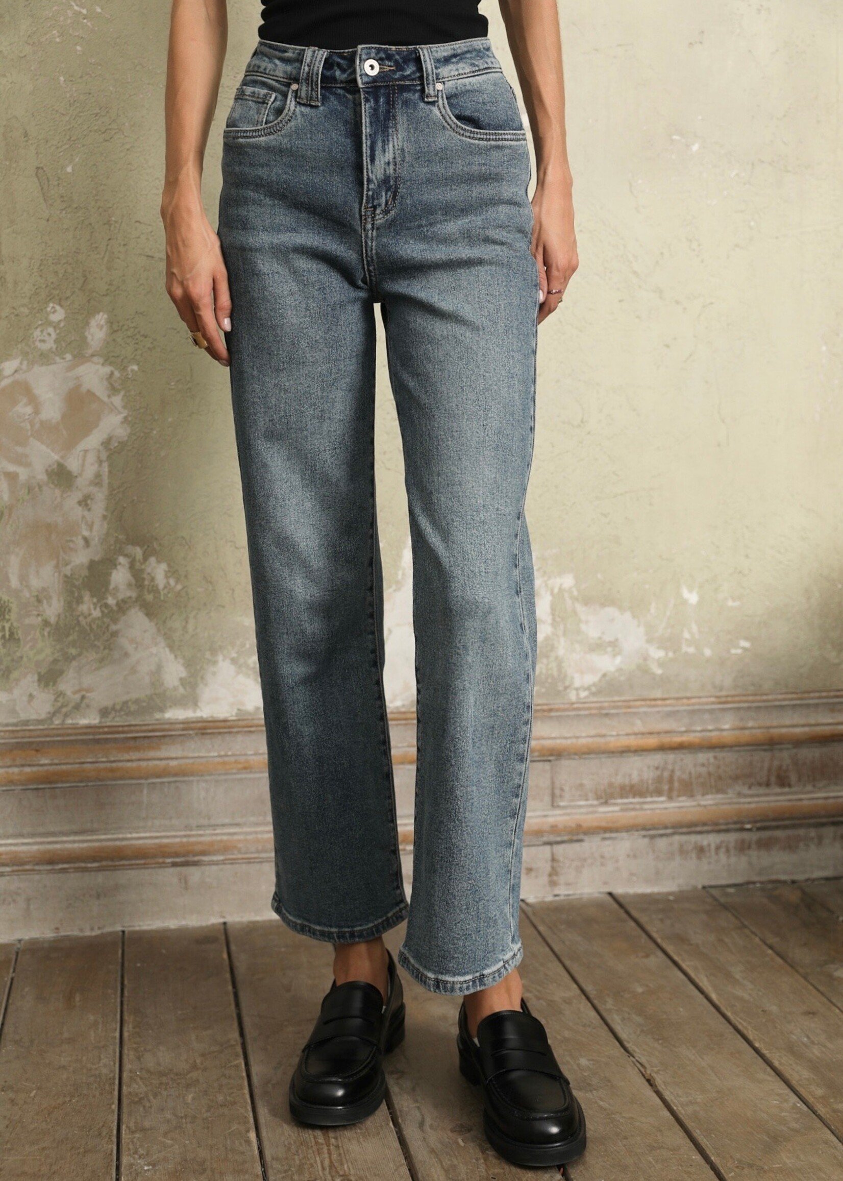 JEAN STRAIGHT