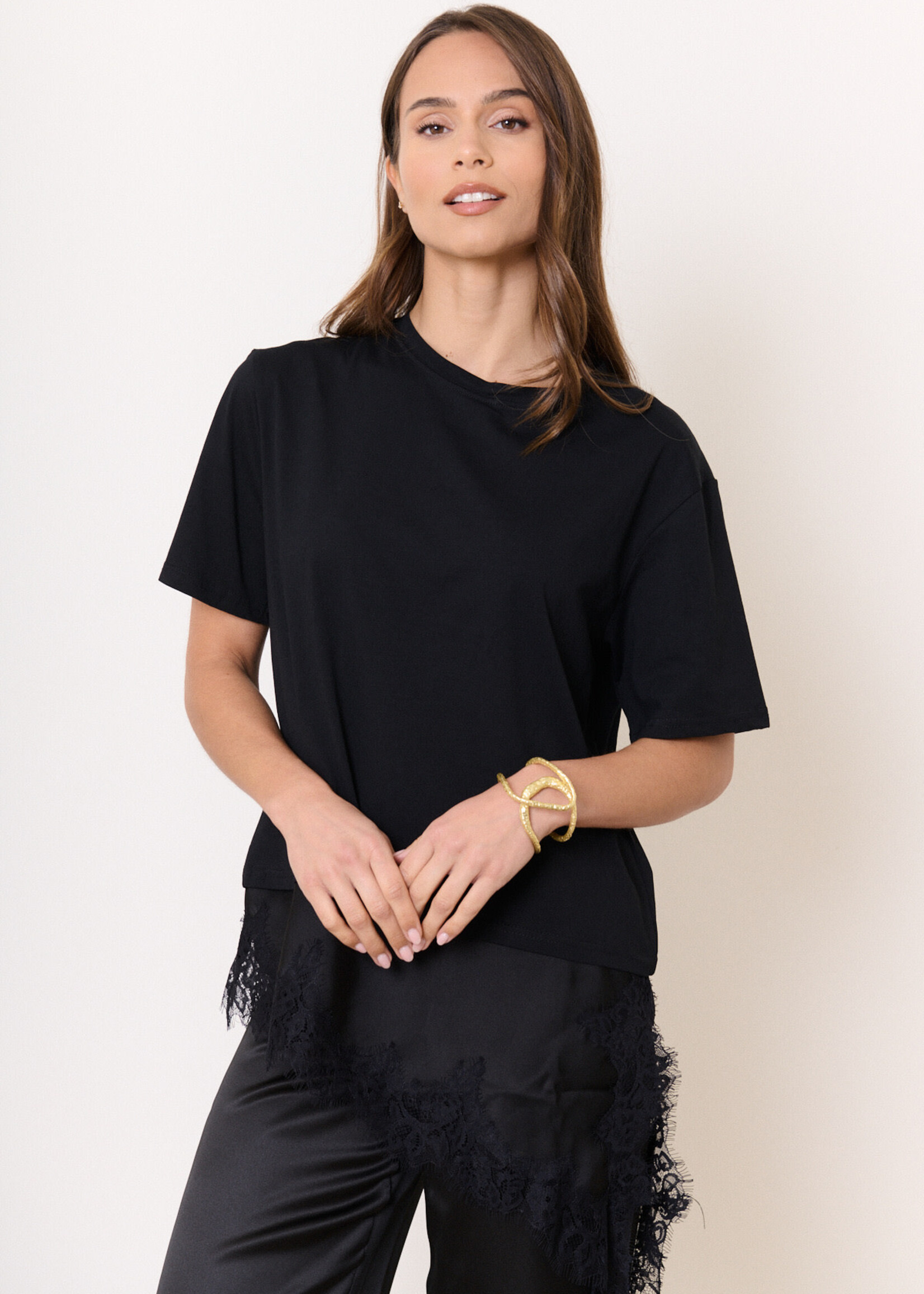 TSHIRT ASYMETRIC DETAIL DENTELLE